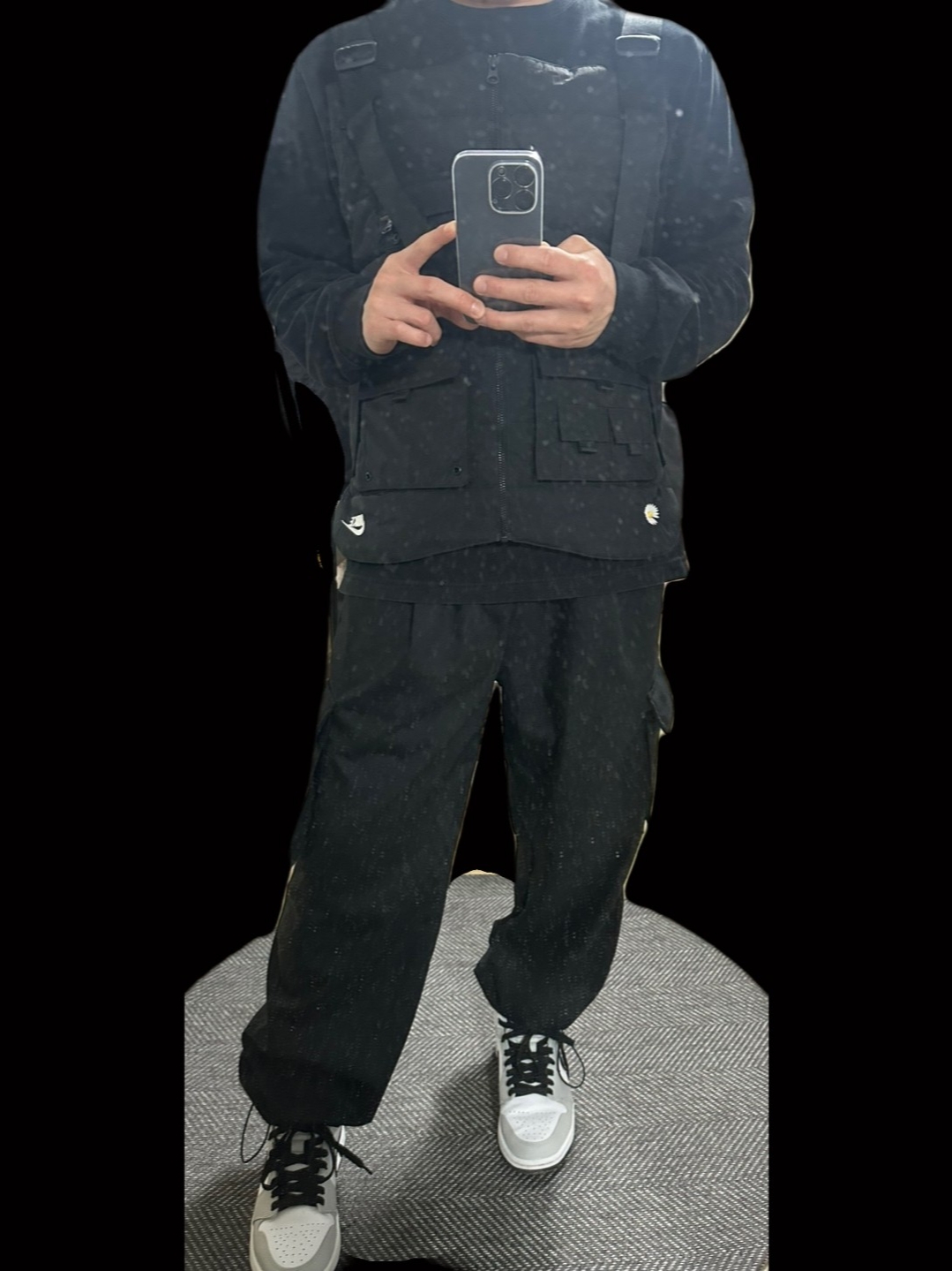 Nike x Peaceminusone 2+1 Jacket Black (DR0100-010), Jordan 1 x Travis Scott Retro Low OG SP Sail and Ridgerock 착용 스타일 - 4