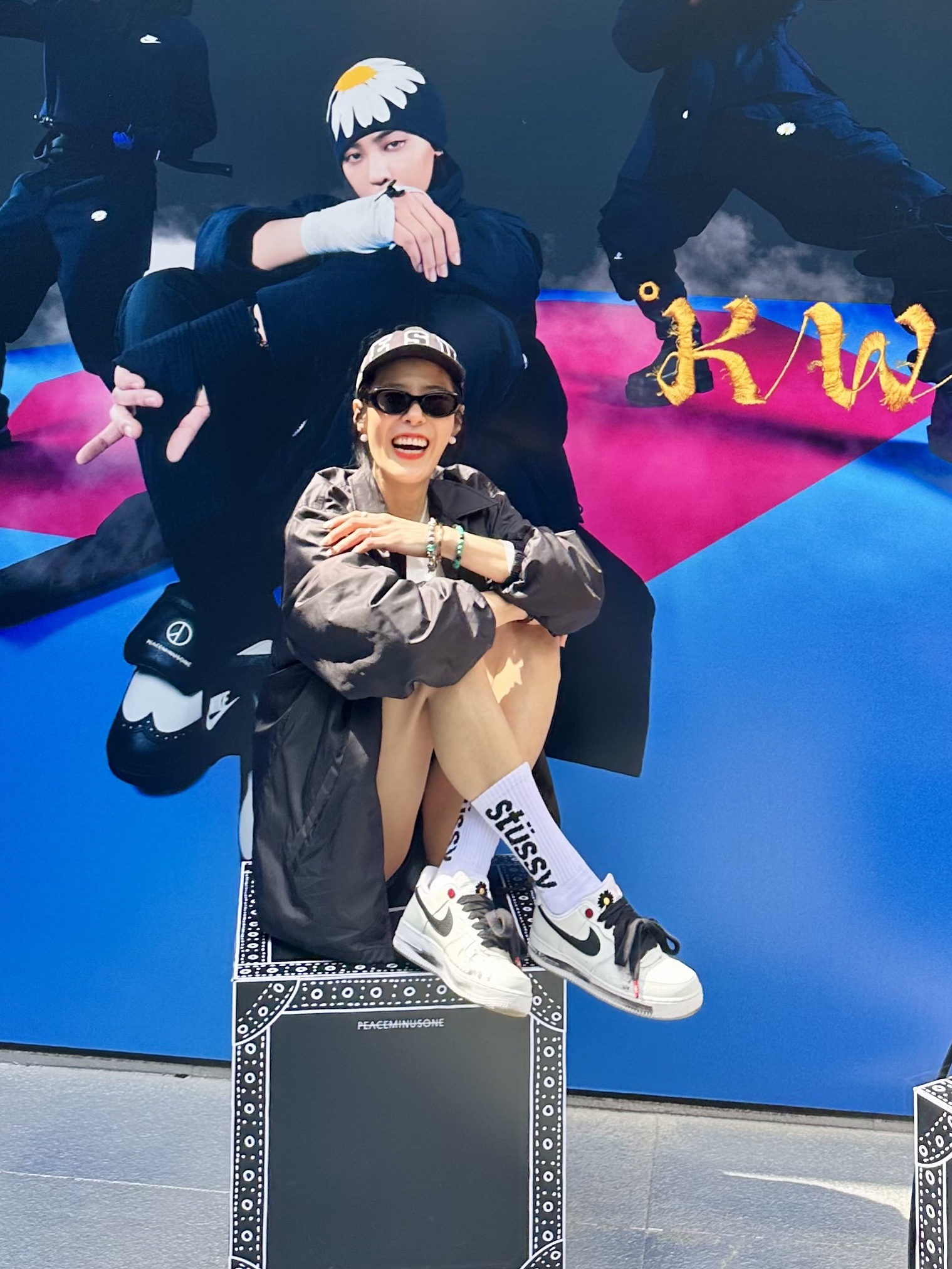 Stussy Helvetica Crew Socks White Black, Nike x Peaceminusone Air Force 1 Low Para-Noise 2.0 착용 스타일 - 1