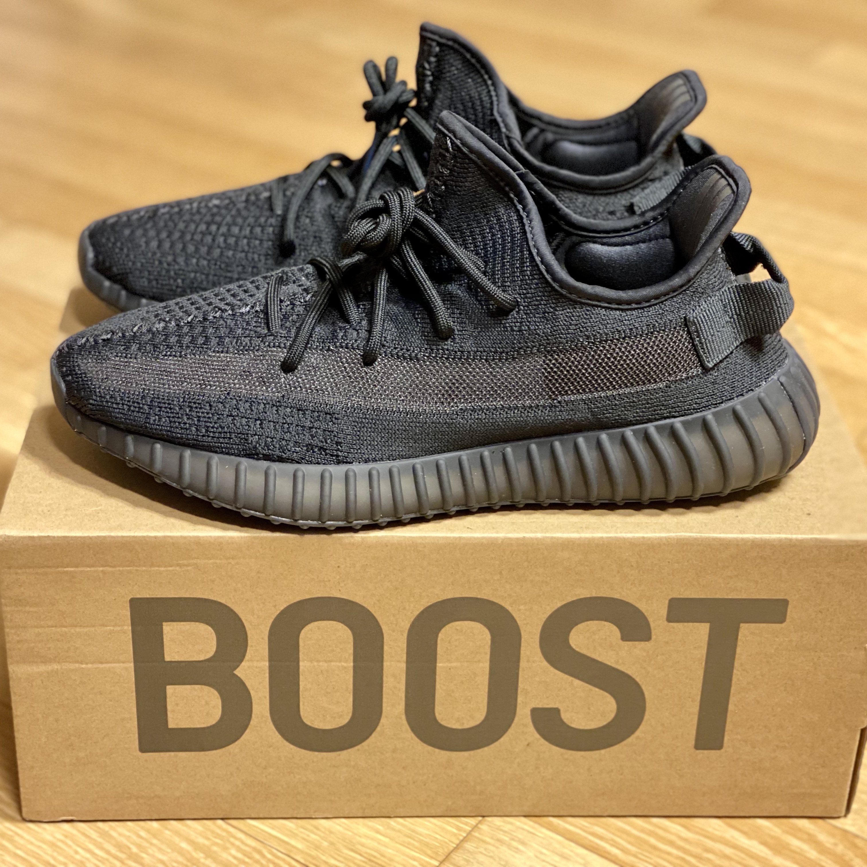 Adidas Yeezy Boost 350 V2 Onyx 착용 스타일