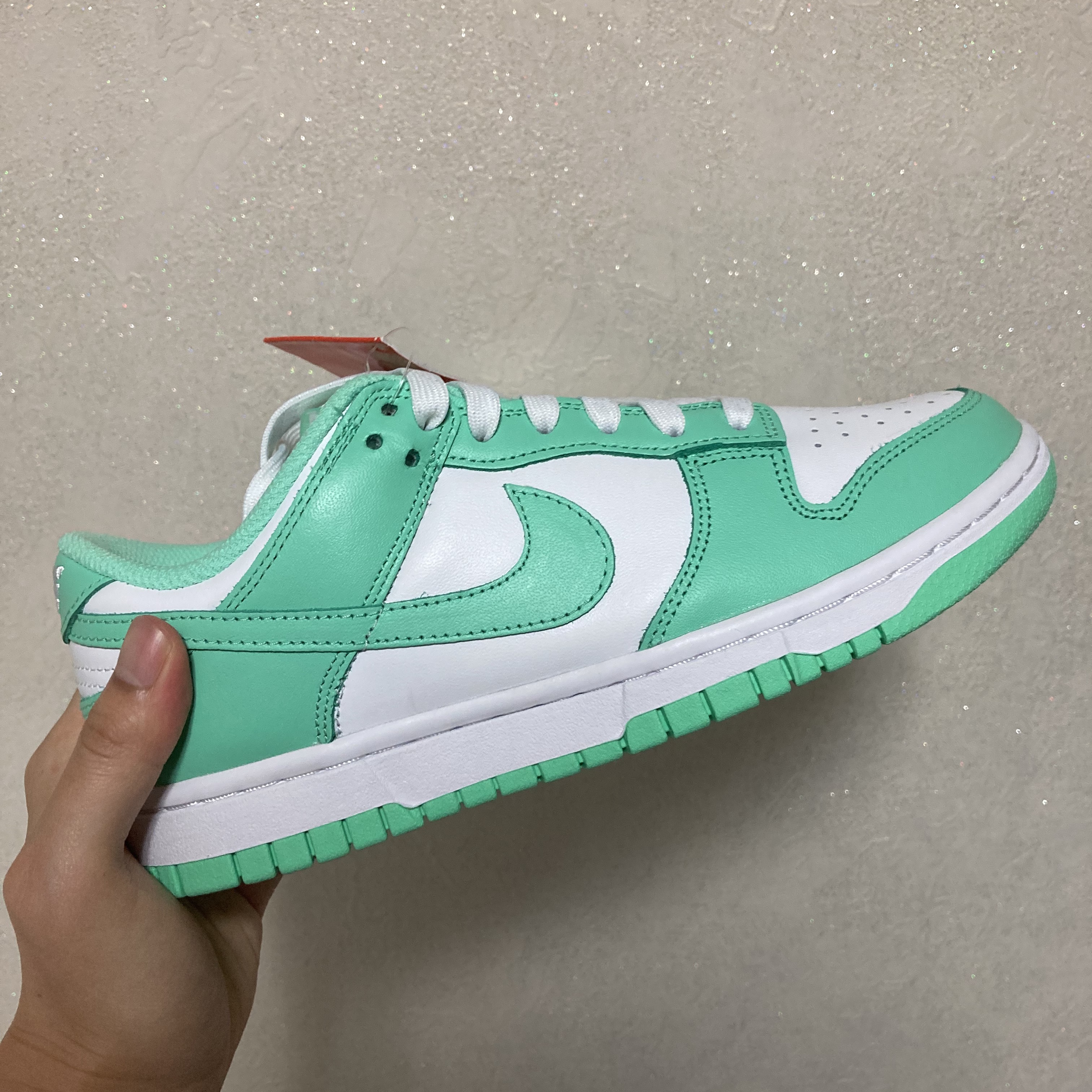 (W) Nike Dunk Low Green Glow 착용 스타일