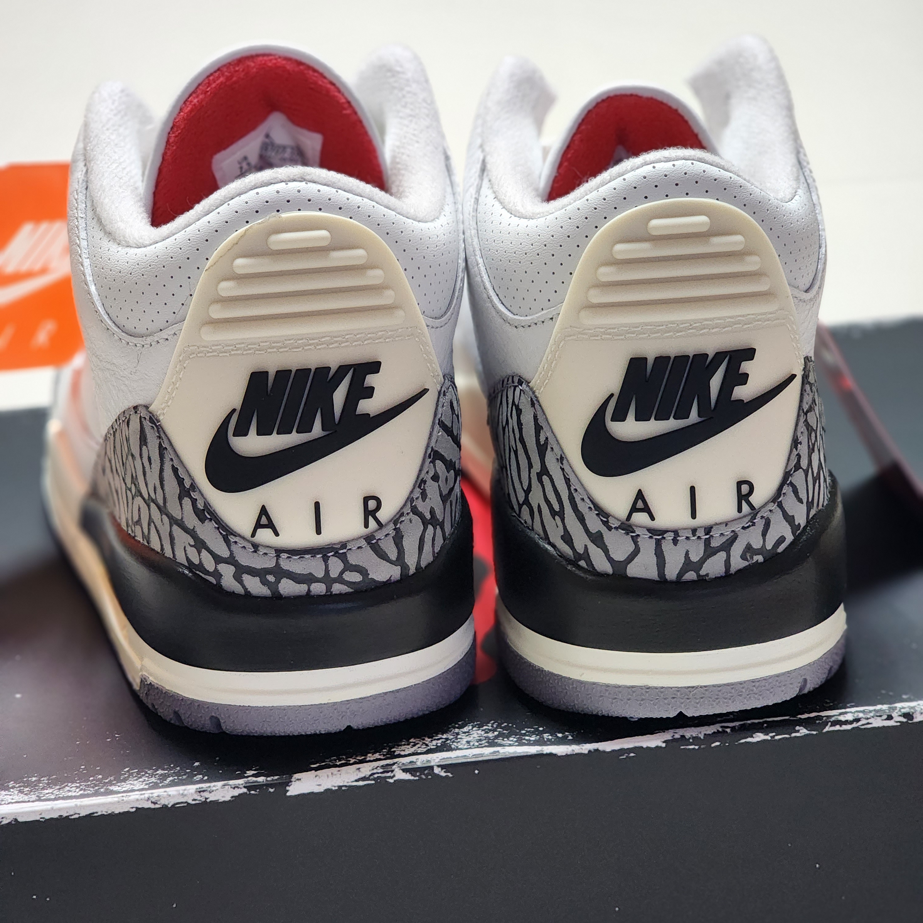 Jordan 3 Retro White Cement Reimagined 착용 스타일 - 3