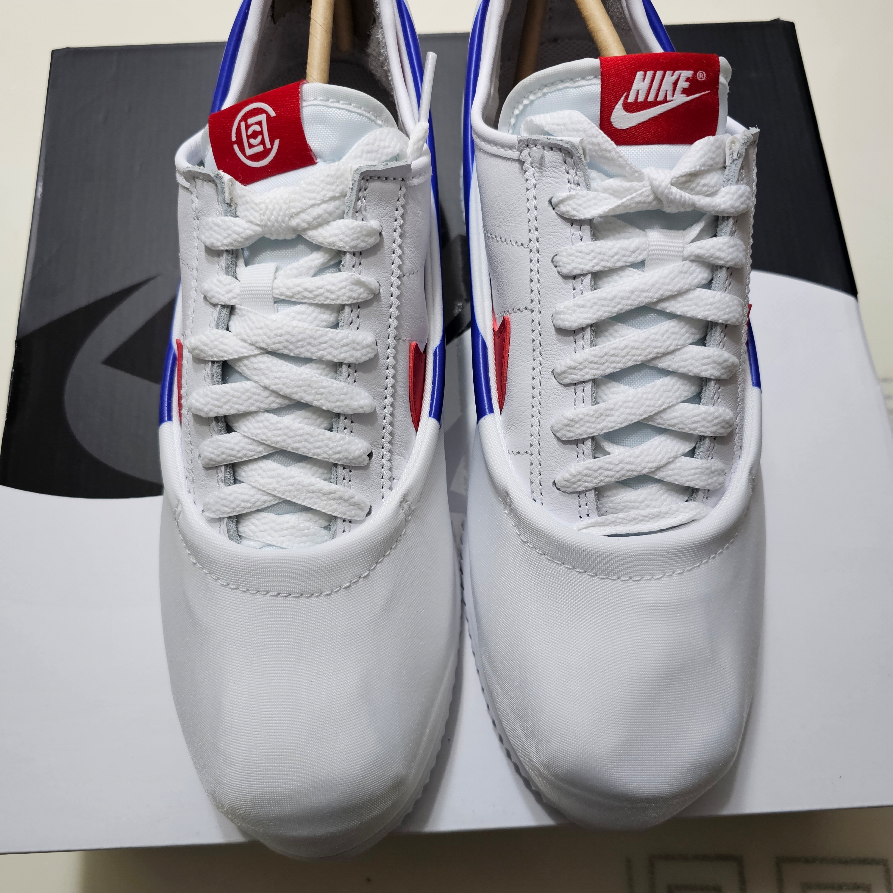 Nike x Clot Cortez SP White and Game Royal 착용 스타일 - 2