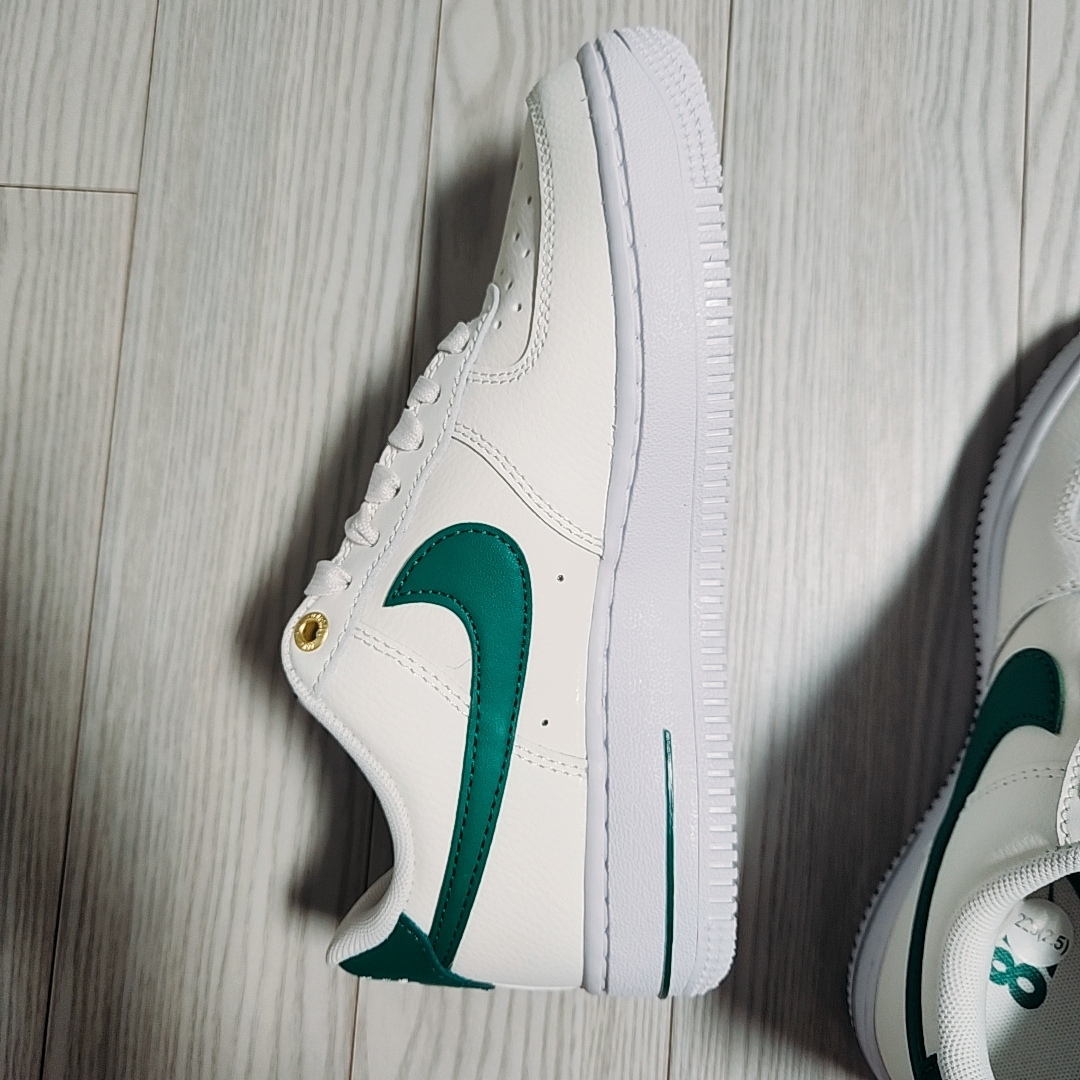 (W) Nike Air Force 1 '07 SE 40th Anniversary Join Forces Sail Malachite 착용 스타일 - 2