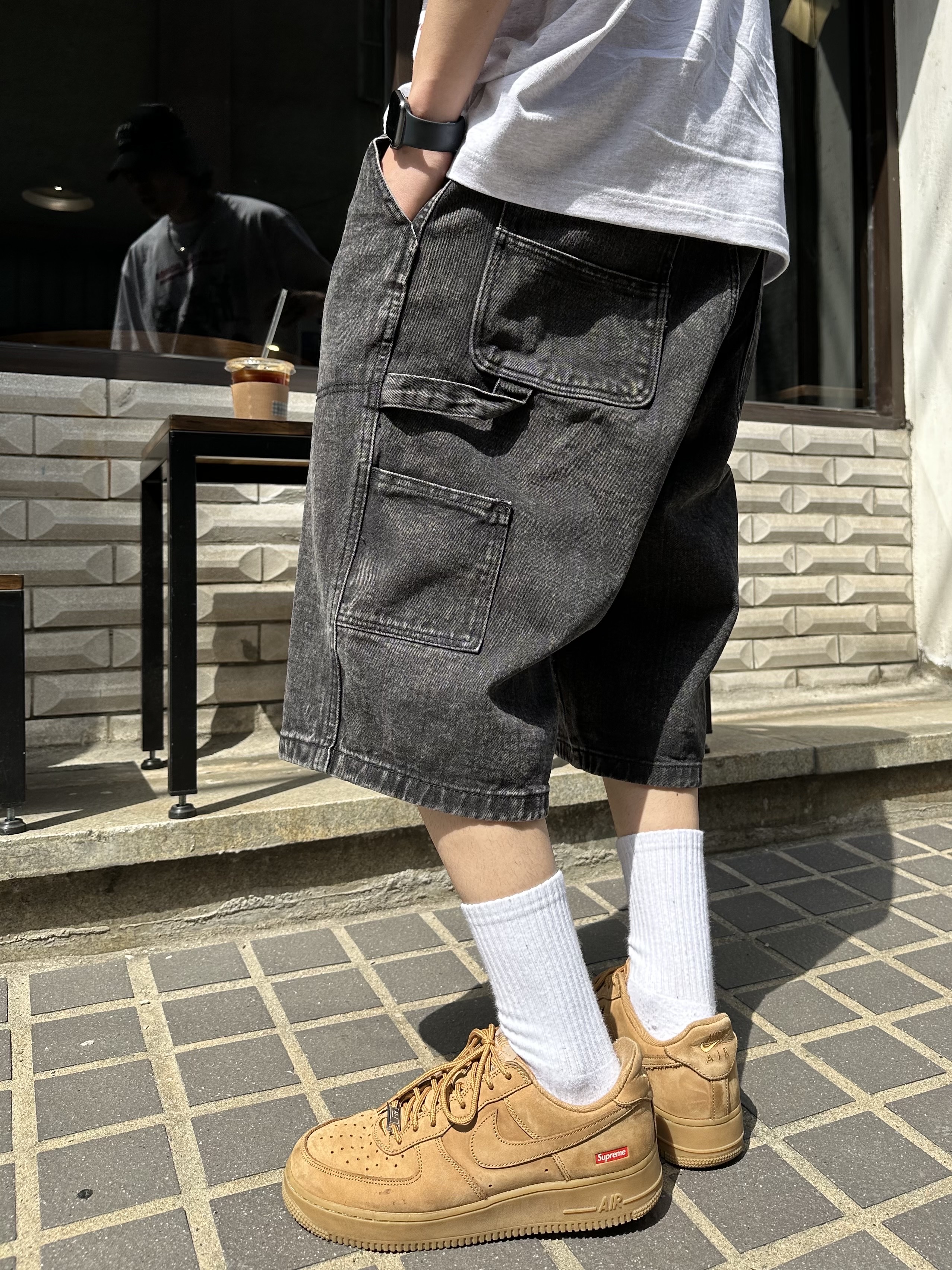 Nike x Supreme Air Force 1 Low Flax, Apple AirPods Max Lightning Space Gray (Korean Ver.) 착용 스타일 - 4