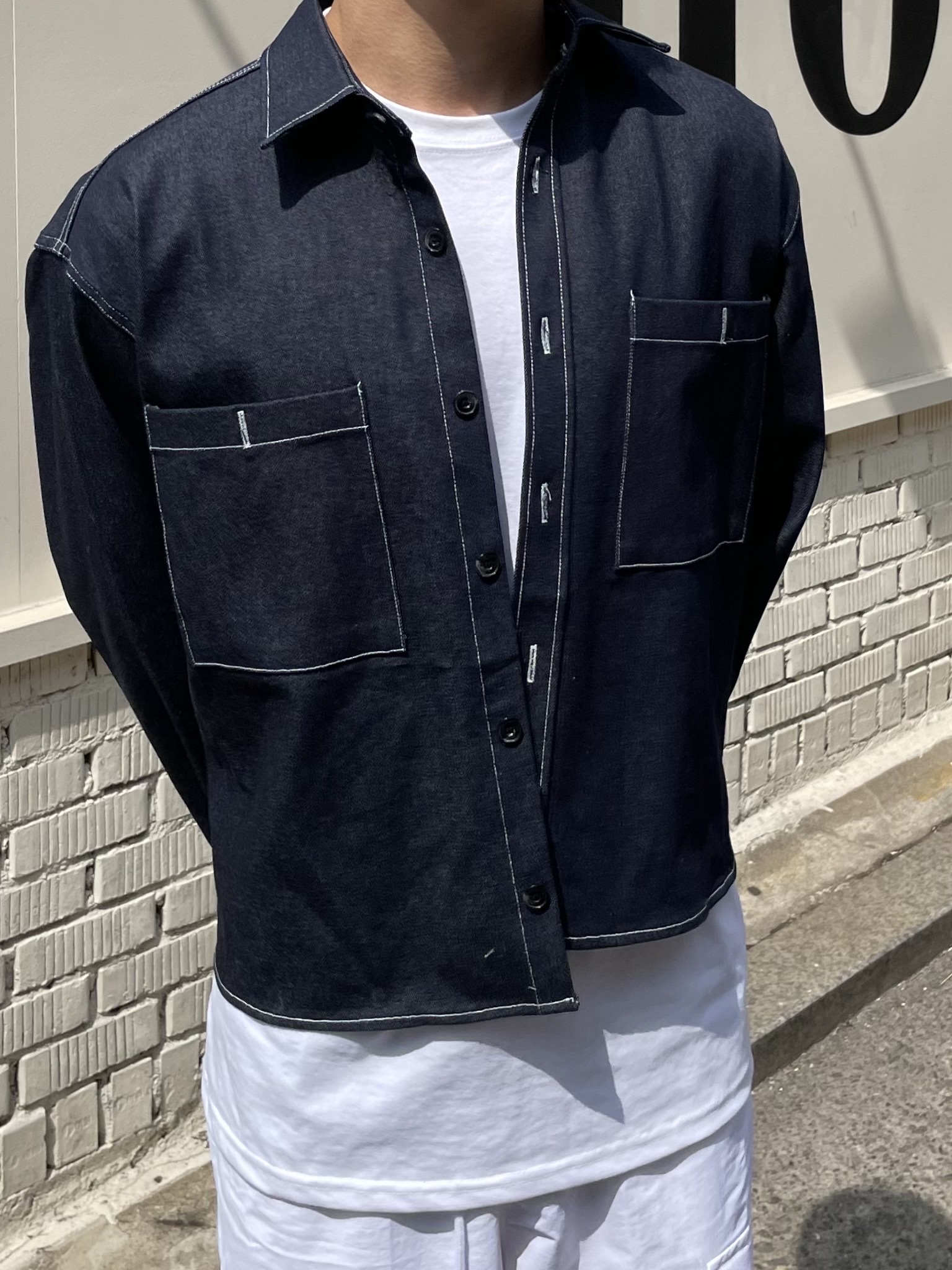 A.P.C. Laure Tote Bag Blue, Nike Air Force 1 '07 Low White 착용 스타일 - 4