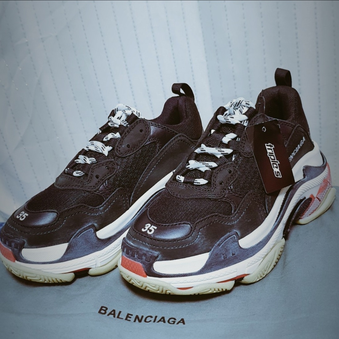 Balenciaga Triple S Trainer Black Red 2018 착용 스타일