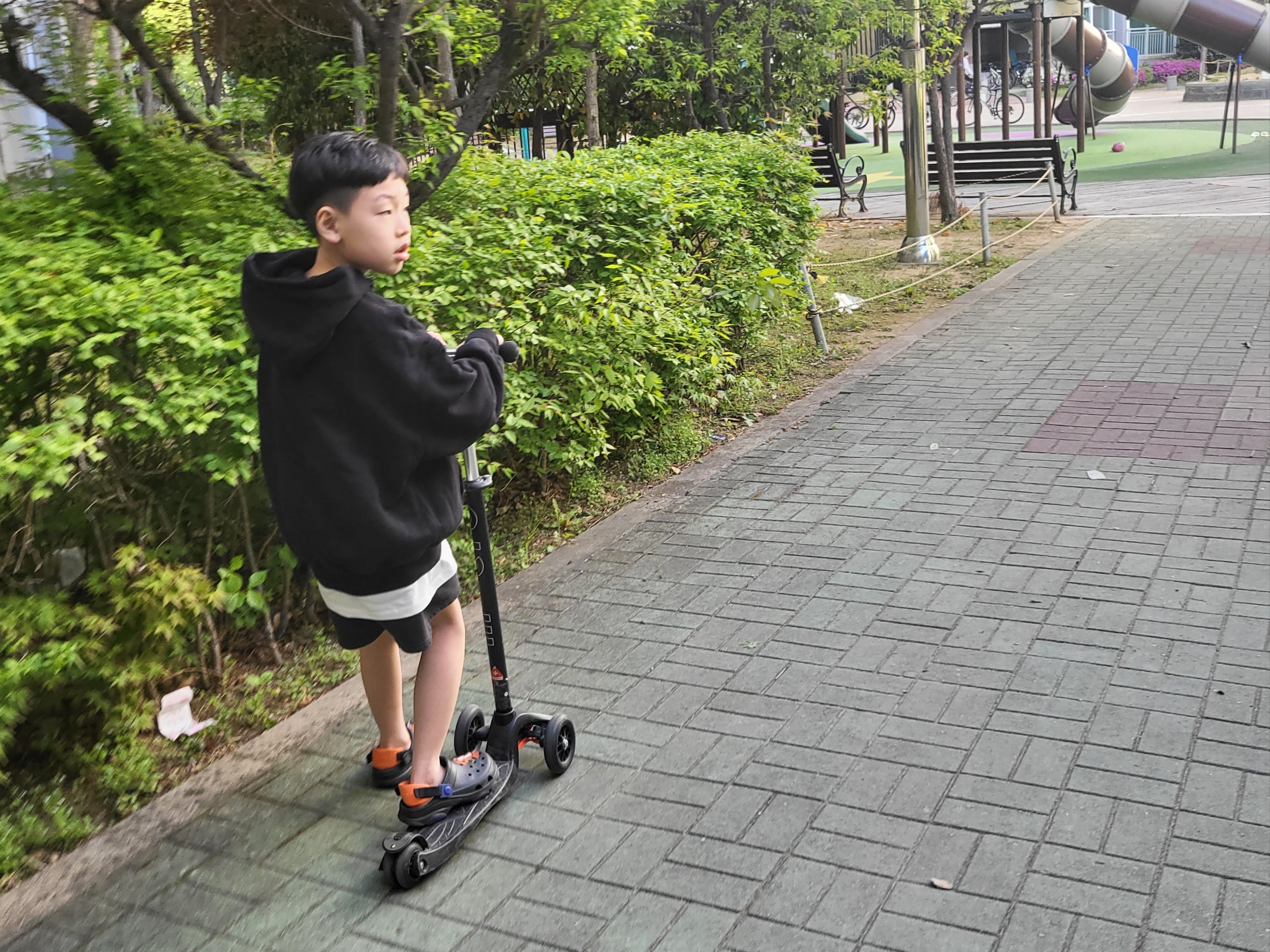 Yeezy Gap Hoodie Black, (Kids) Essentials The Core Collection Sweatshorts Stretch Limo 착용 스타일