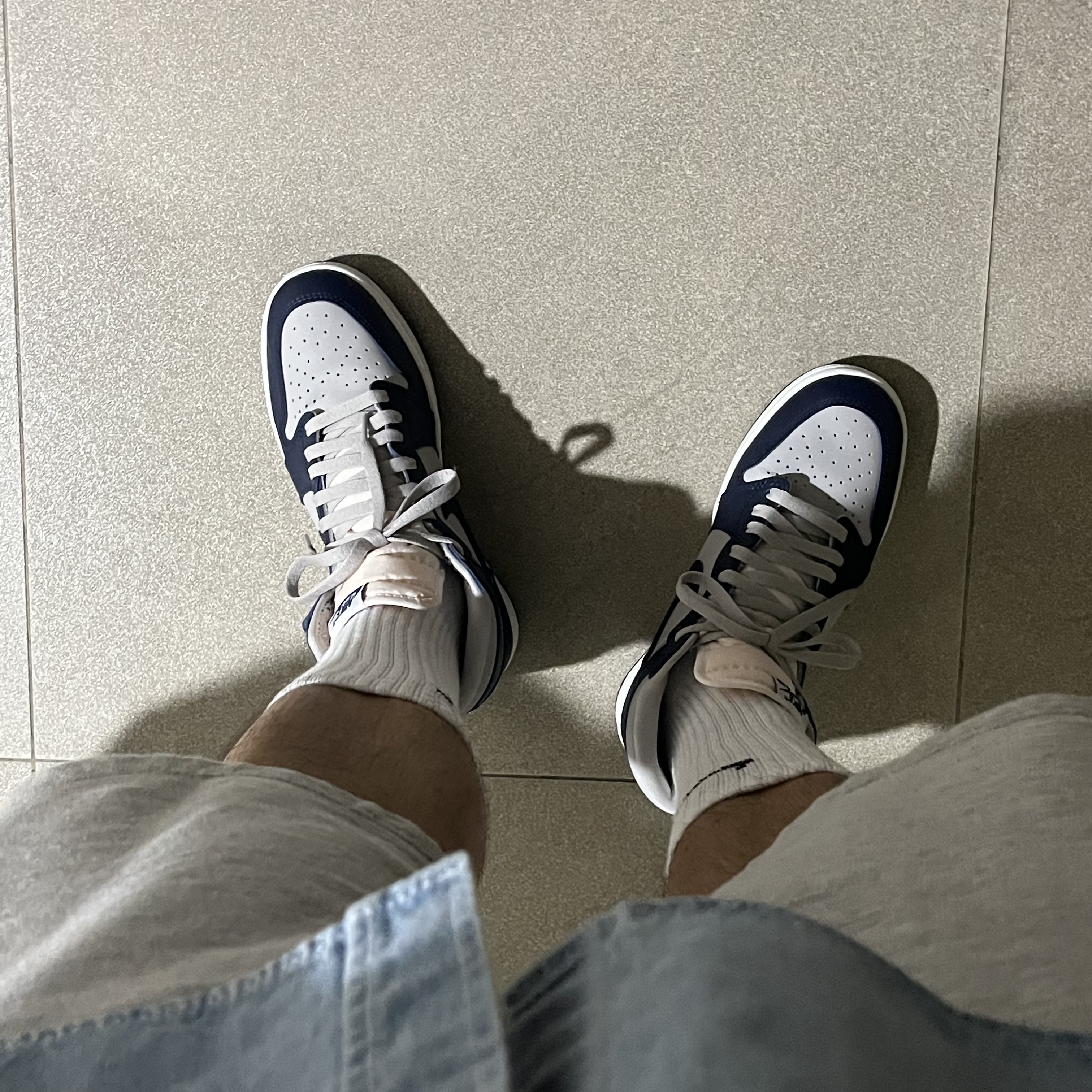 Jordan 1 High 85 College Navy 착용 스타일 - 1