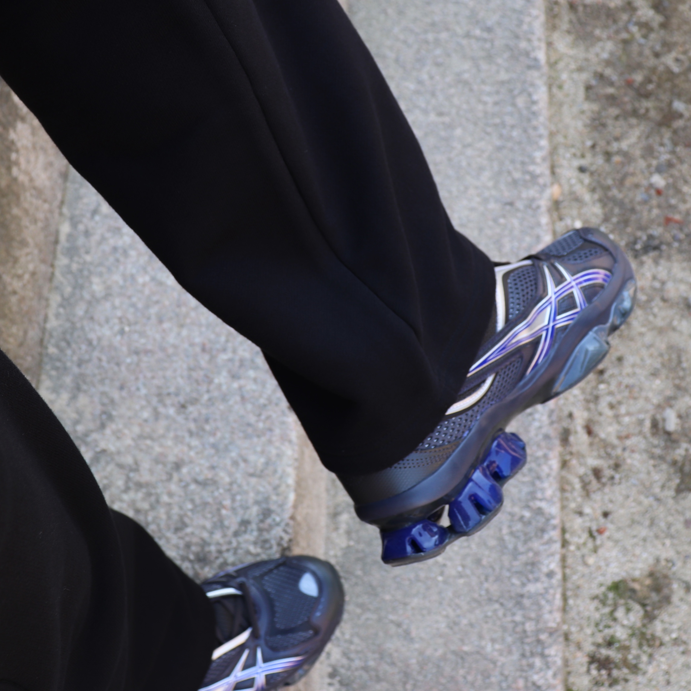 Asics x Kiko Kostadinov Gel-Quantum Zientzia Dark Grey 착용 스타일 - 4