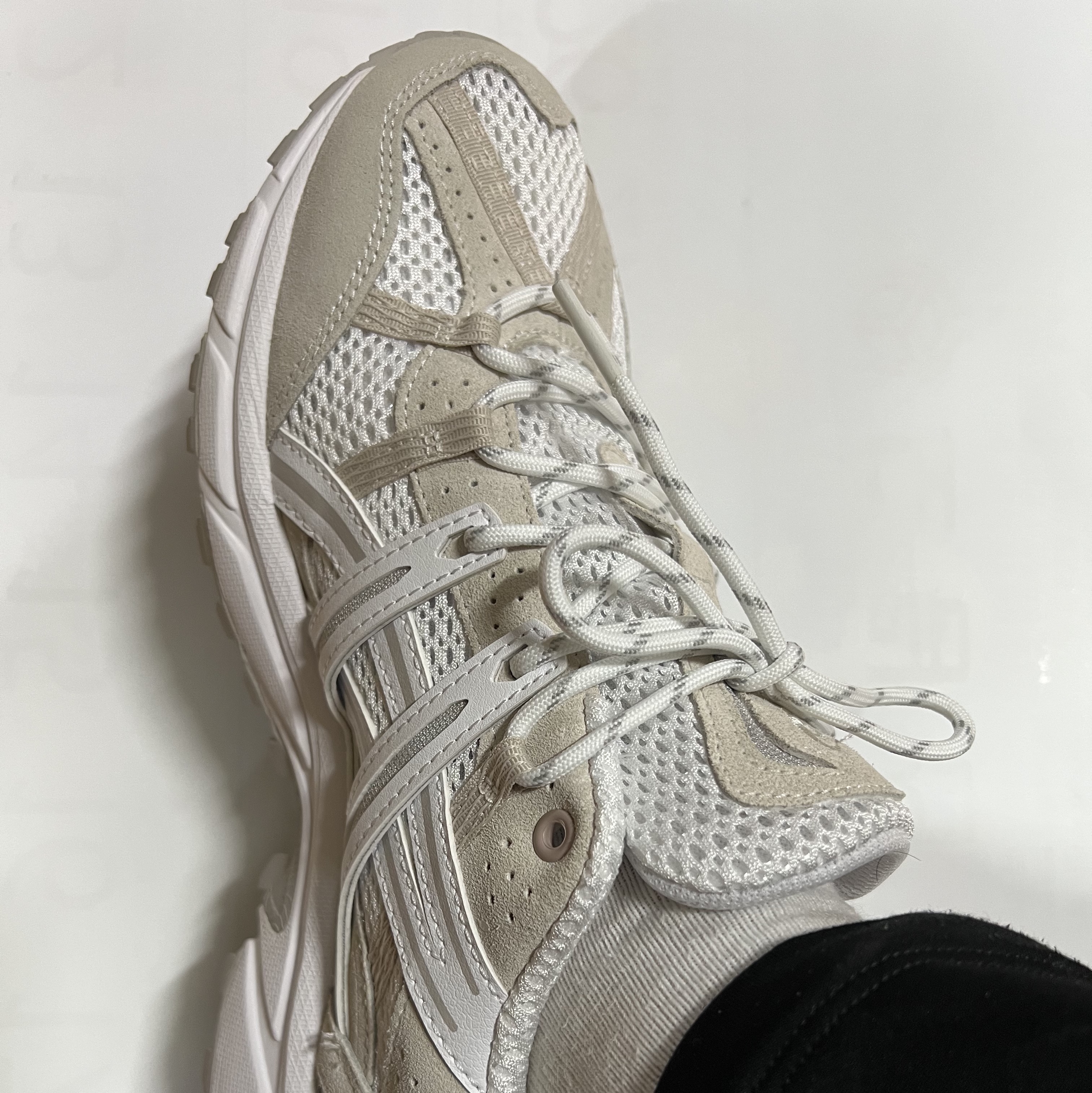 (W) Asics Gel-Sonoma 15-50 White Oatmeal 착용 스타일