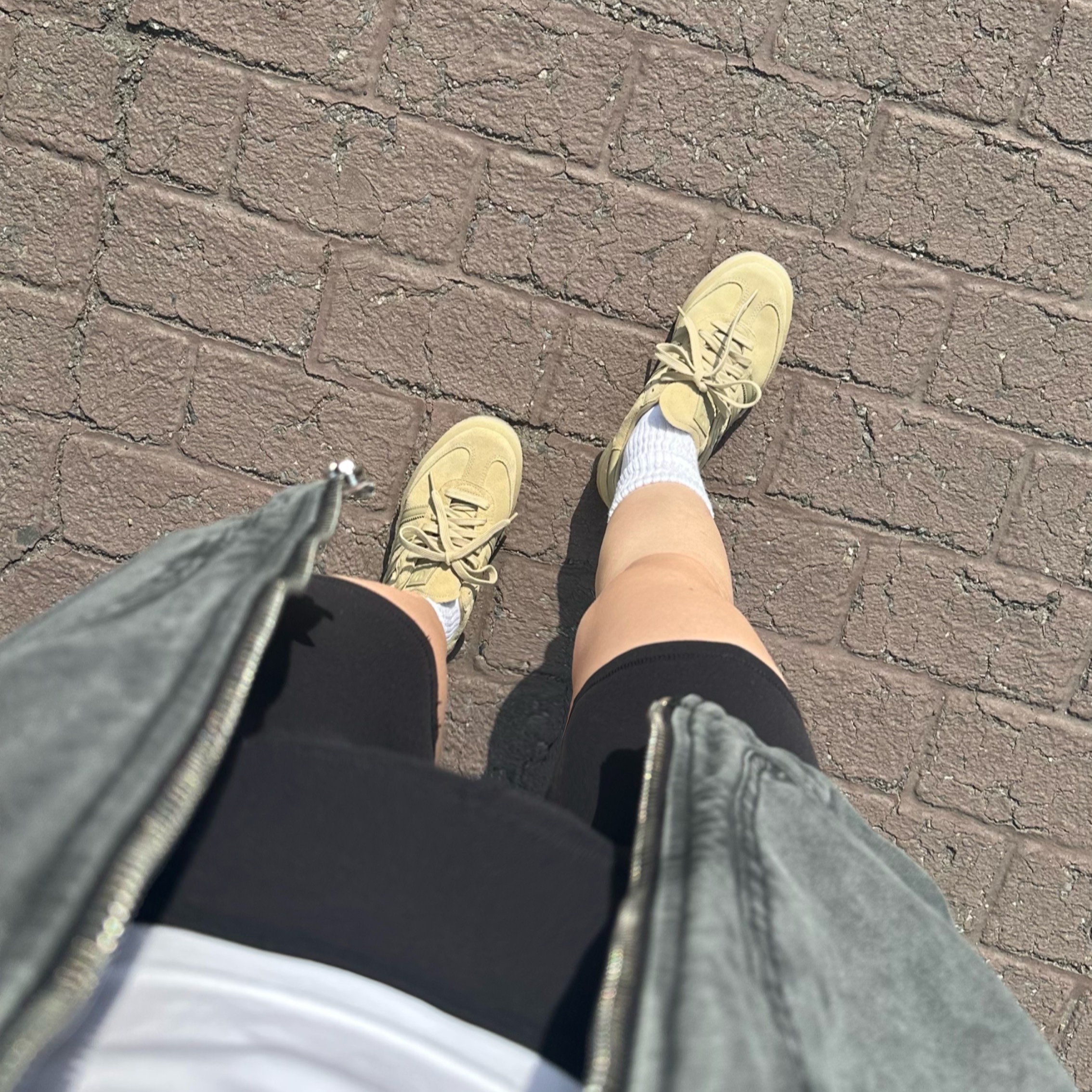Adidas x Clarks x Ronnie Fieg 8th Street Samba Savannah 착용 스타일