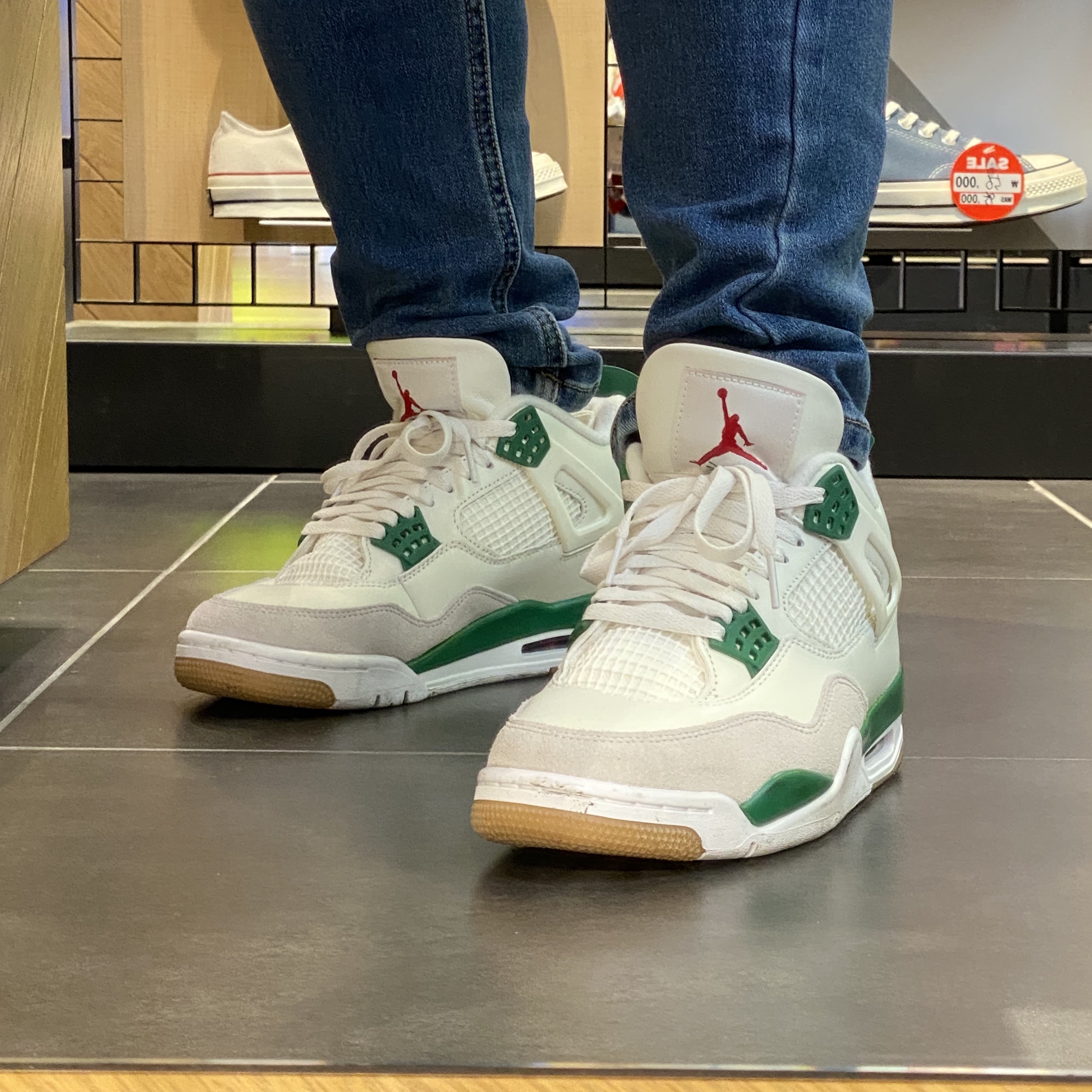 Jordan 4 x Nike SB Retro SP Pine Green 착용 스타일 - 1