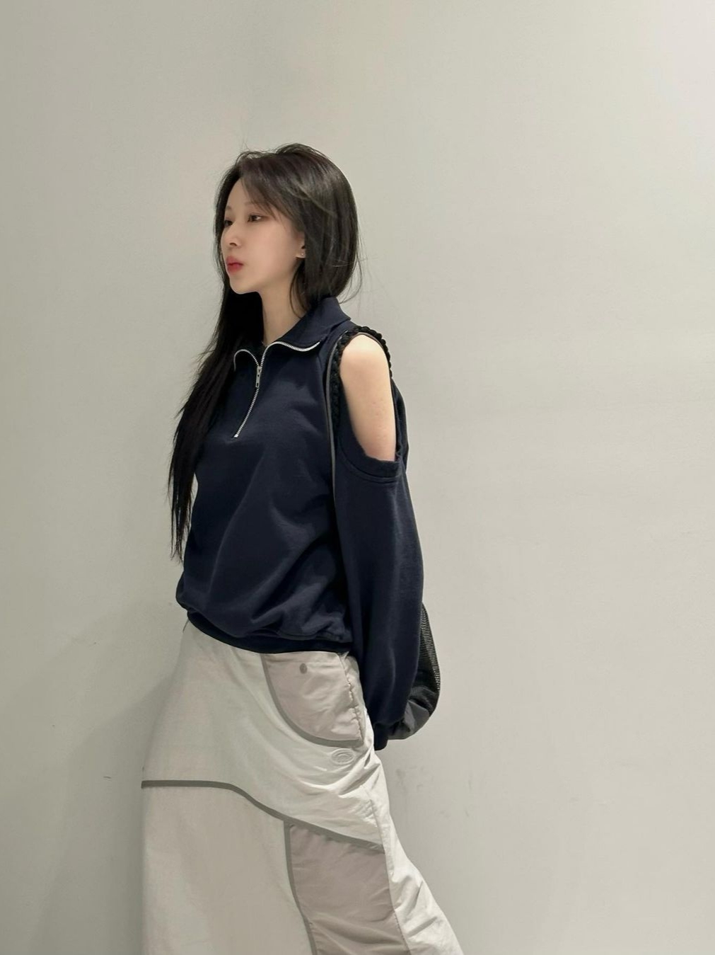 Art Of Field Flap Pocket Long Skirt Khaki Beige 착용 스타일 - 4