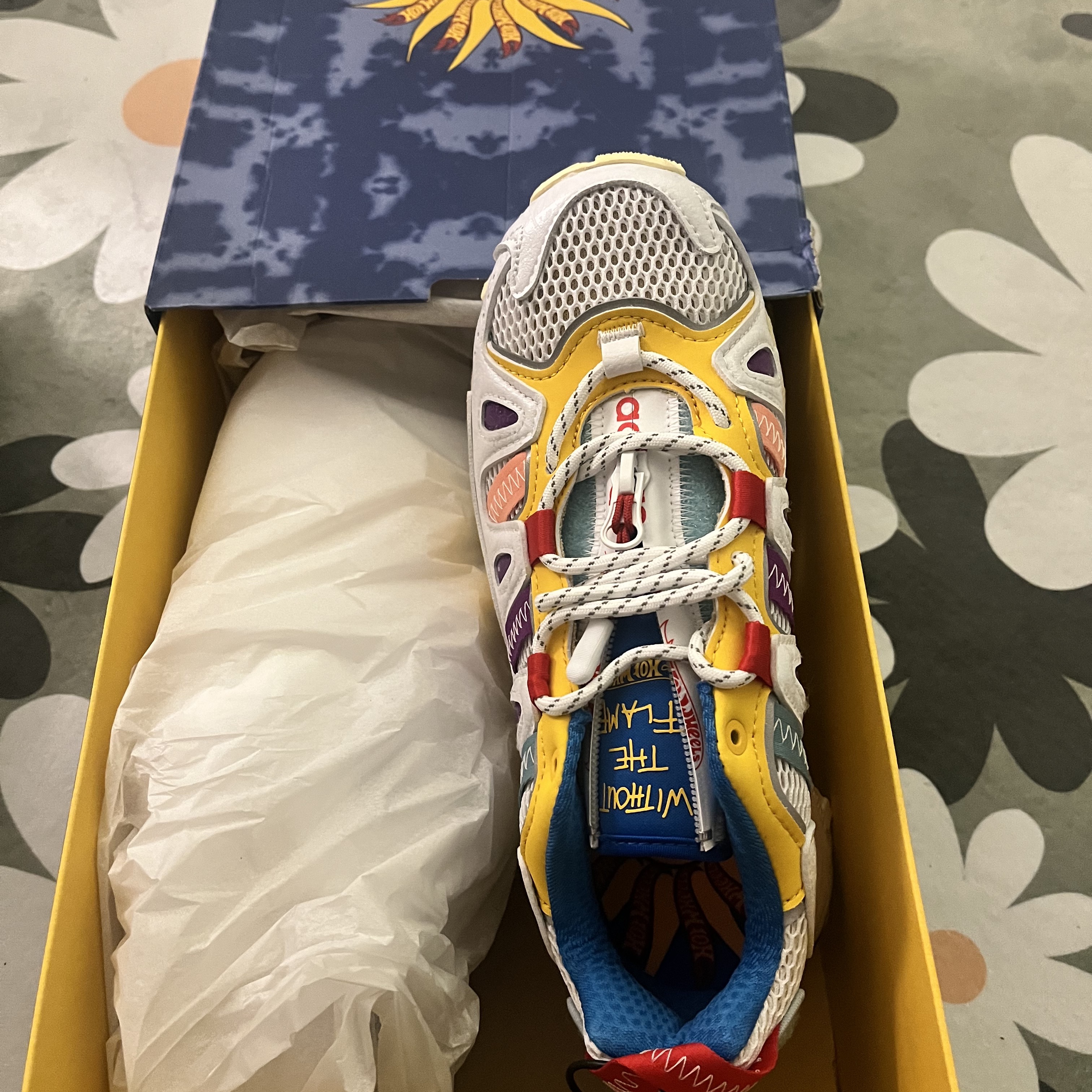 Adidas x Sean Wotherspoon x Hot Wheels Superturf Adventure White Bold Gold 착용 스타일 - 3