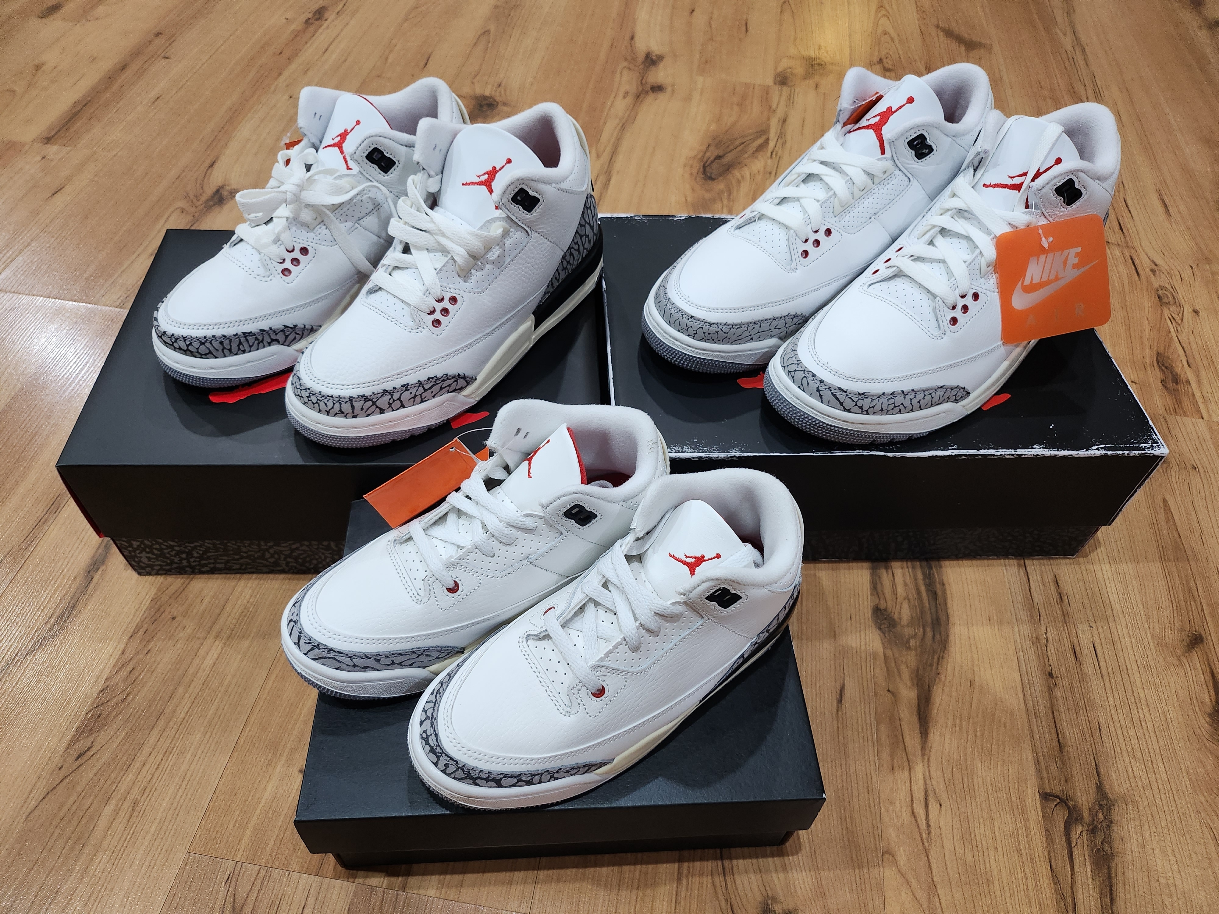 Jordan 3 Retro White Cement Reimagined, (GS) Jordan 3 Retro White Cement Reimagined 착용 스타일 - 1