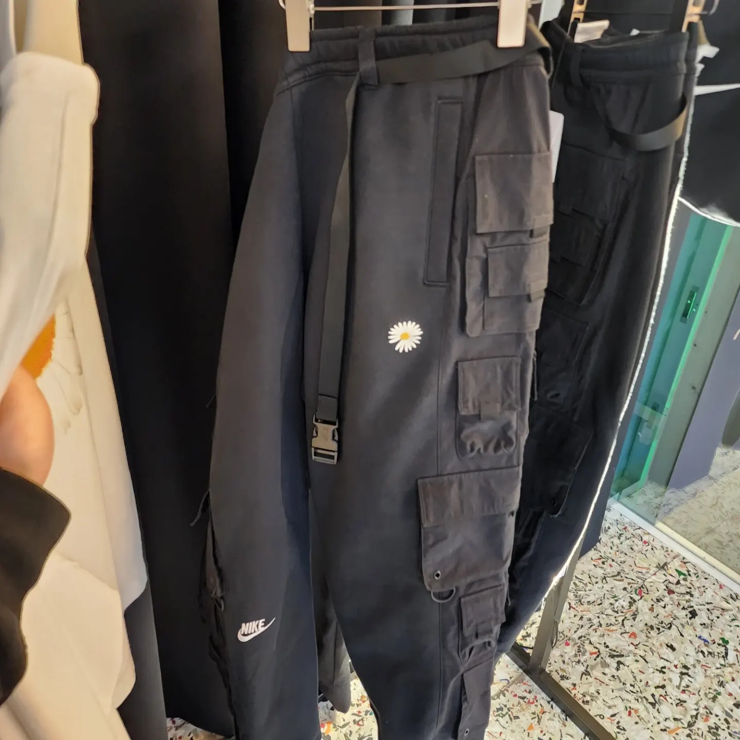 Nike x Peaceminusone LS T-Shirt Black (DR0098-010), Nike x Peaceminusone Wide Pants Black (DR0096-010) 착용 스타일 - 4