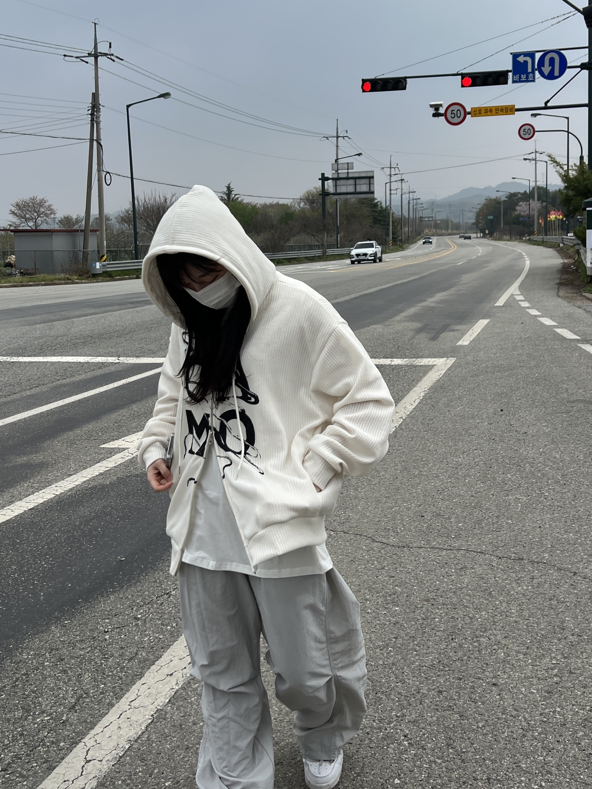 Nike Air Force 1 '07 Low White 착용 스타일 - 3