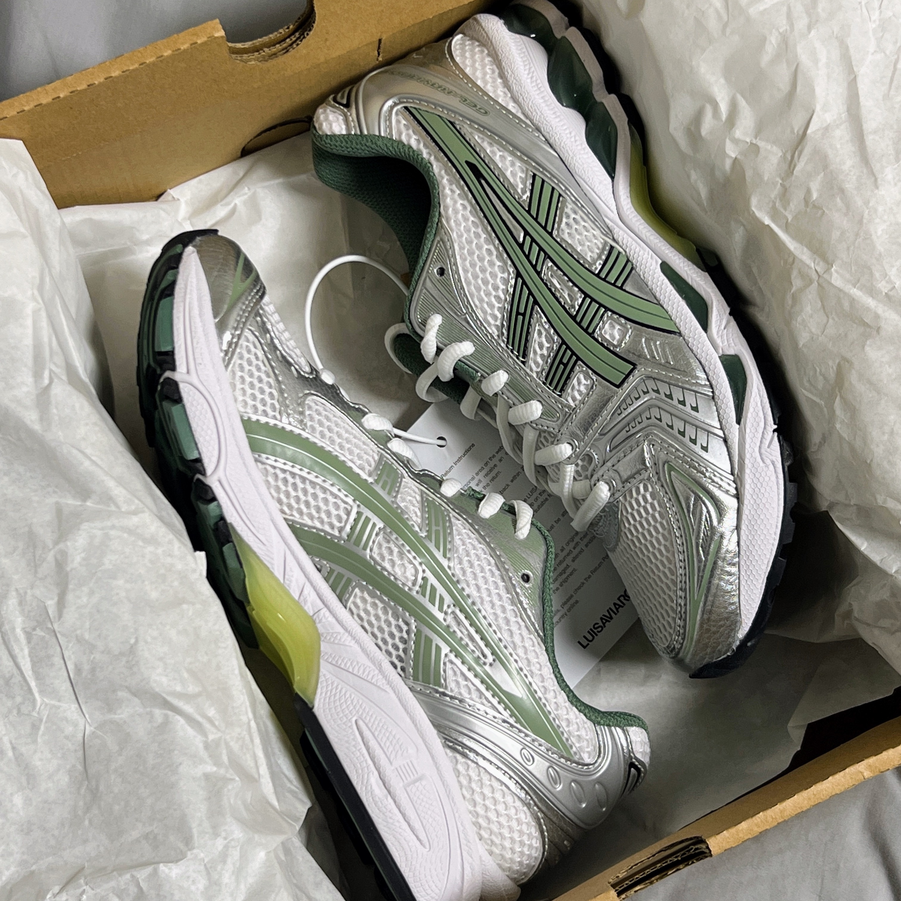 Asics Gel-Kayano 14 White Slate Grey 착용 스타일