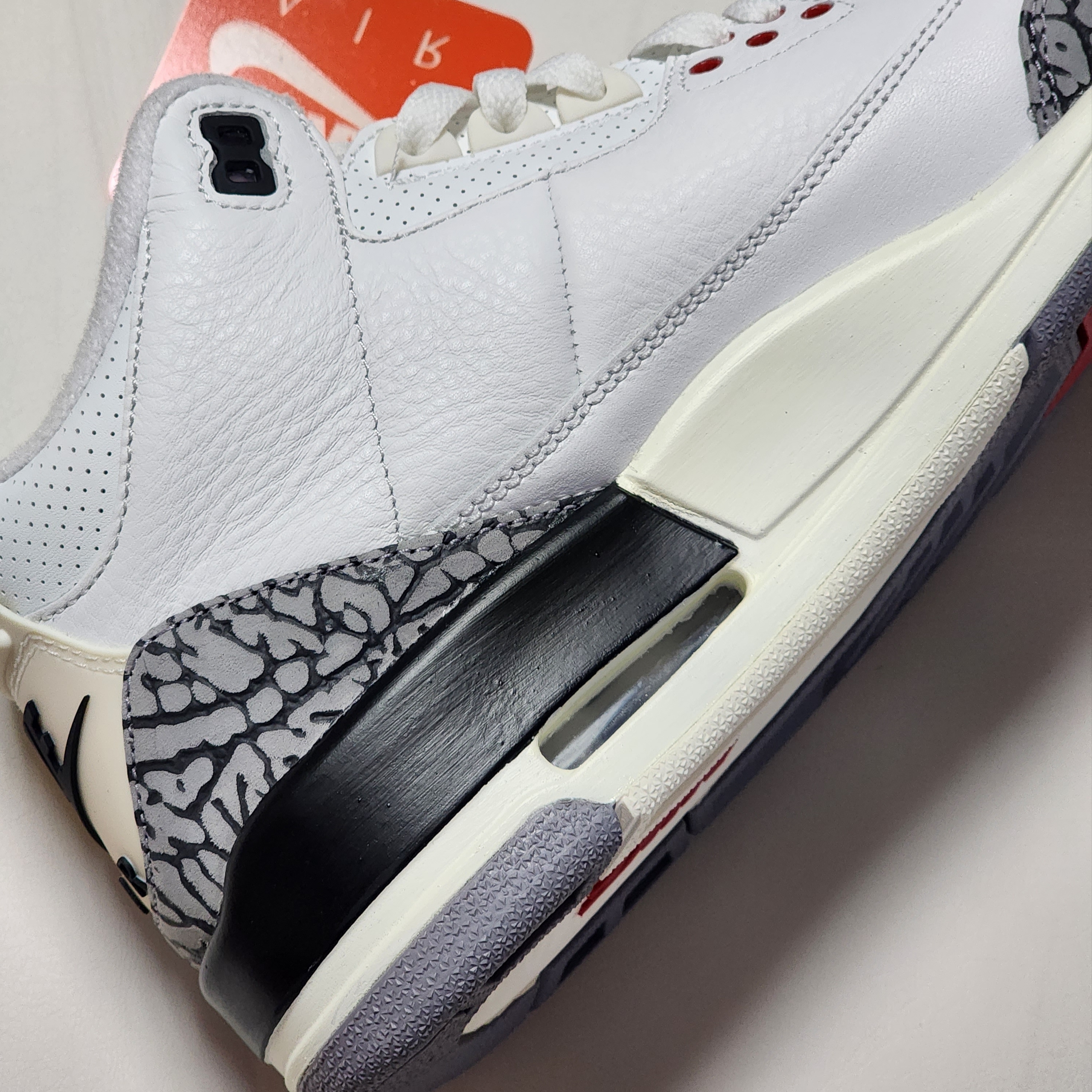Jordan 3 Retro White Cement Reimagined 착용 스타일 - 4
