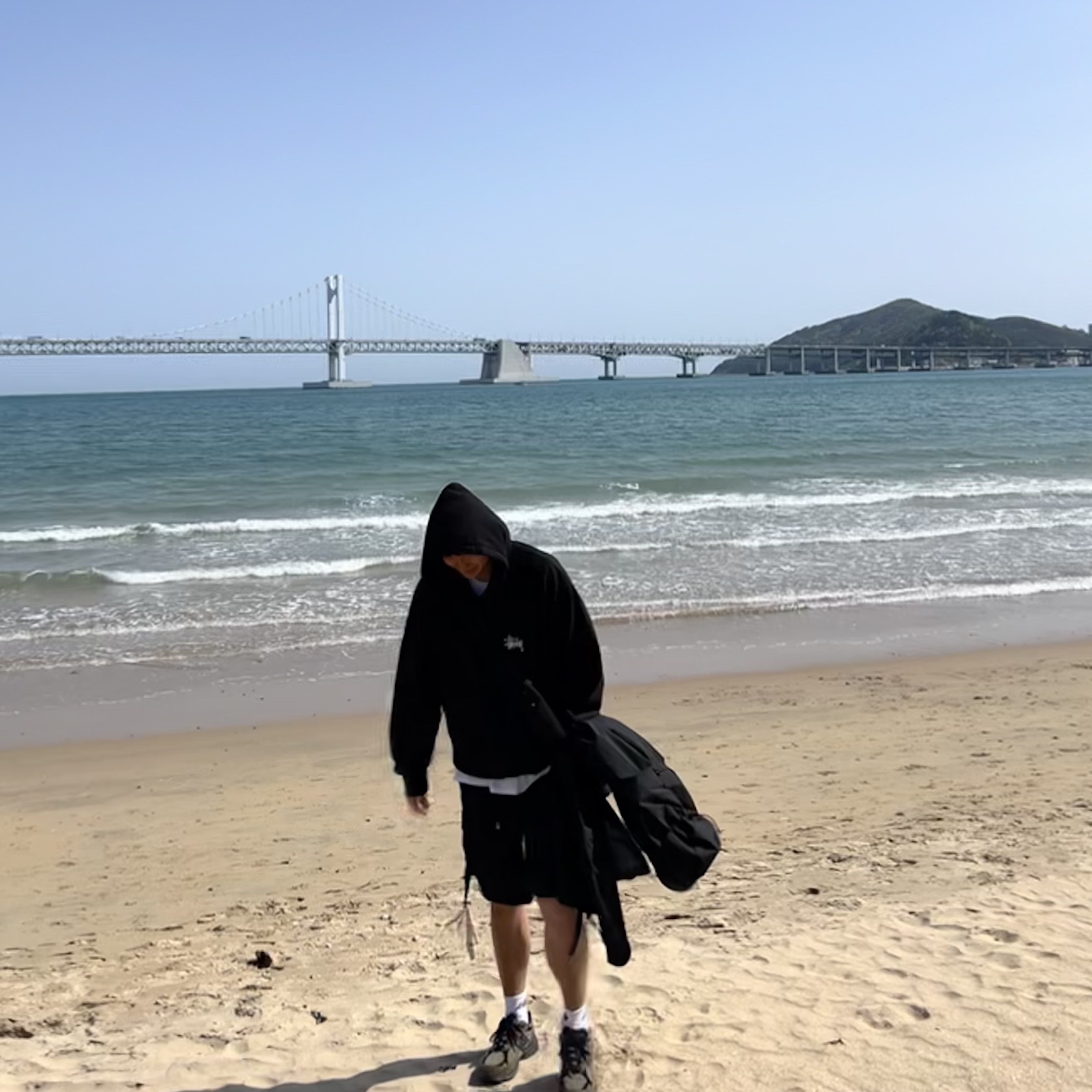 New Balance x JJJJound 990v3 Brown Black, Stussy Basic Stussy Pigment Dyed Hoodie Black 착용 스타일 - 2