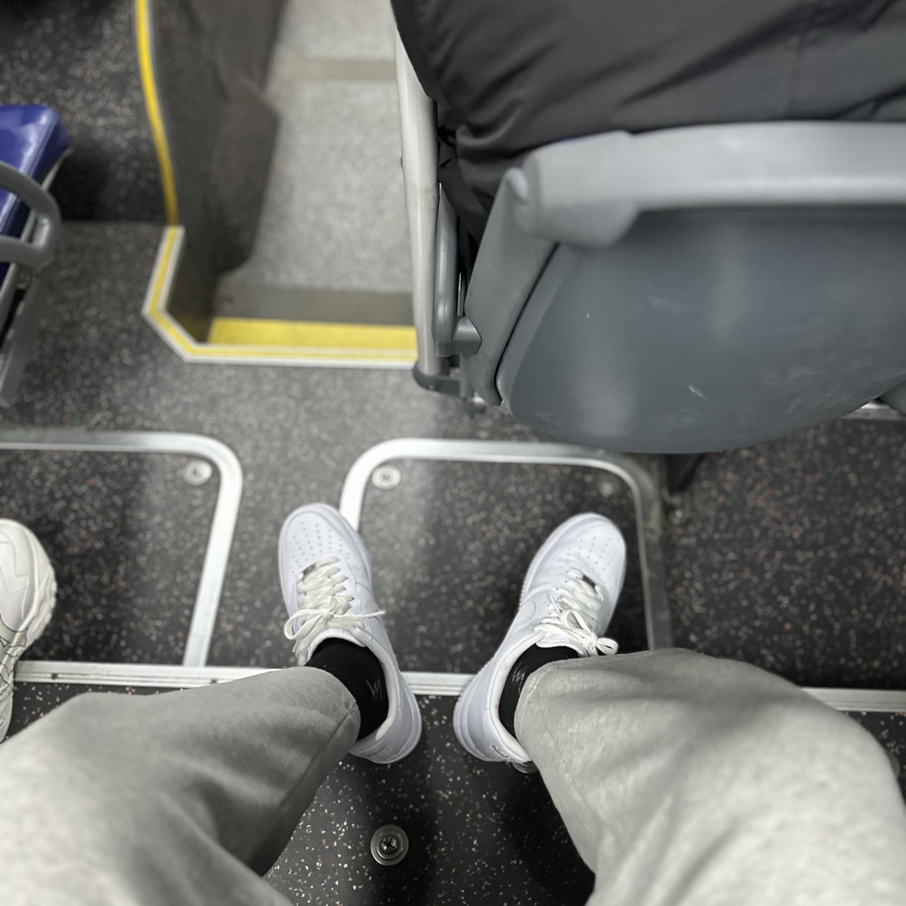Nike Air Force 1 '07 Low White 착용 스타일 - 2