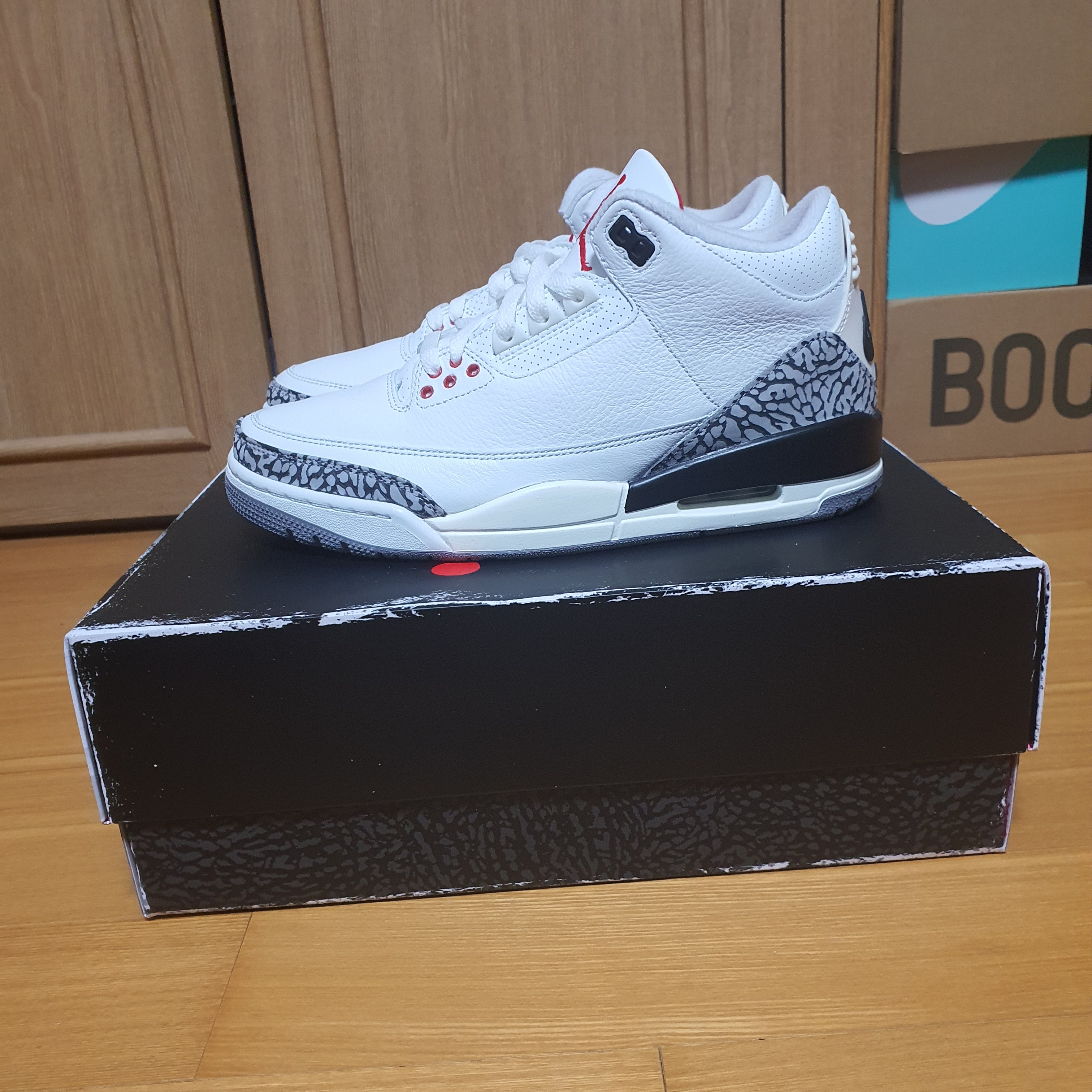 Jordan 3 Retro White Cement Reimagined 착용 스타일 - 2
