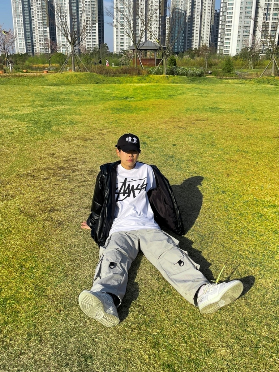 Nike x Off-White Dunk Low The 50 - Lot 46, Stussy Big Stock T-Shirt White 착용 스타일 - 2