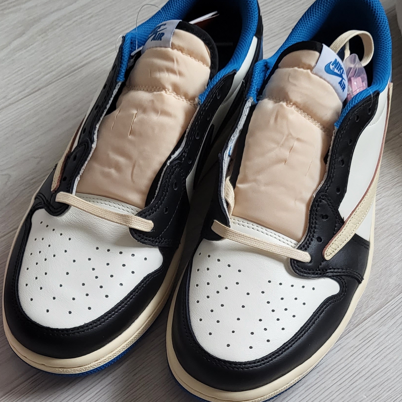 Jordan 1 x Travis Scott x Fragment Retro Low OG SP Military Blue 착용 스타일