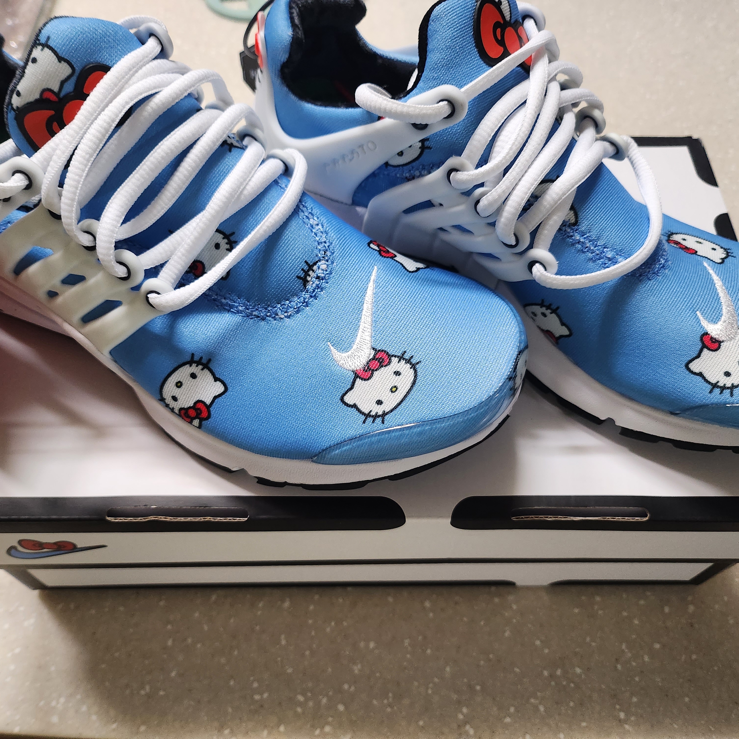 Nike x Hello Kitty Air Presto University Blue 착용 스타일 - 1