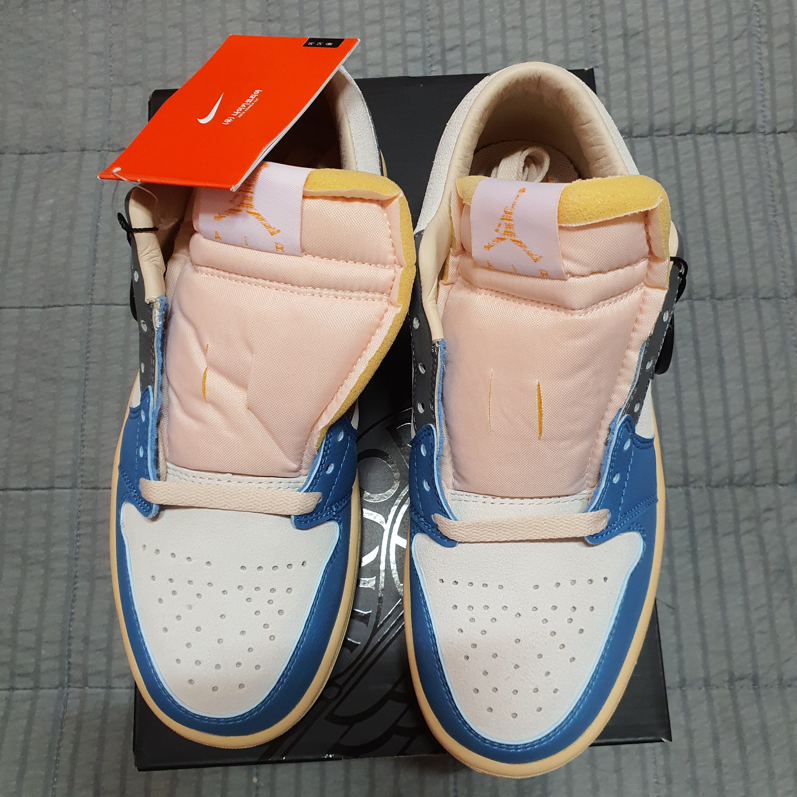 Jordan 1 Low SE Tokyo 96 착용 스타일 - 1