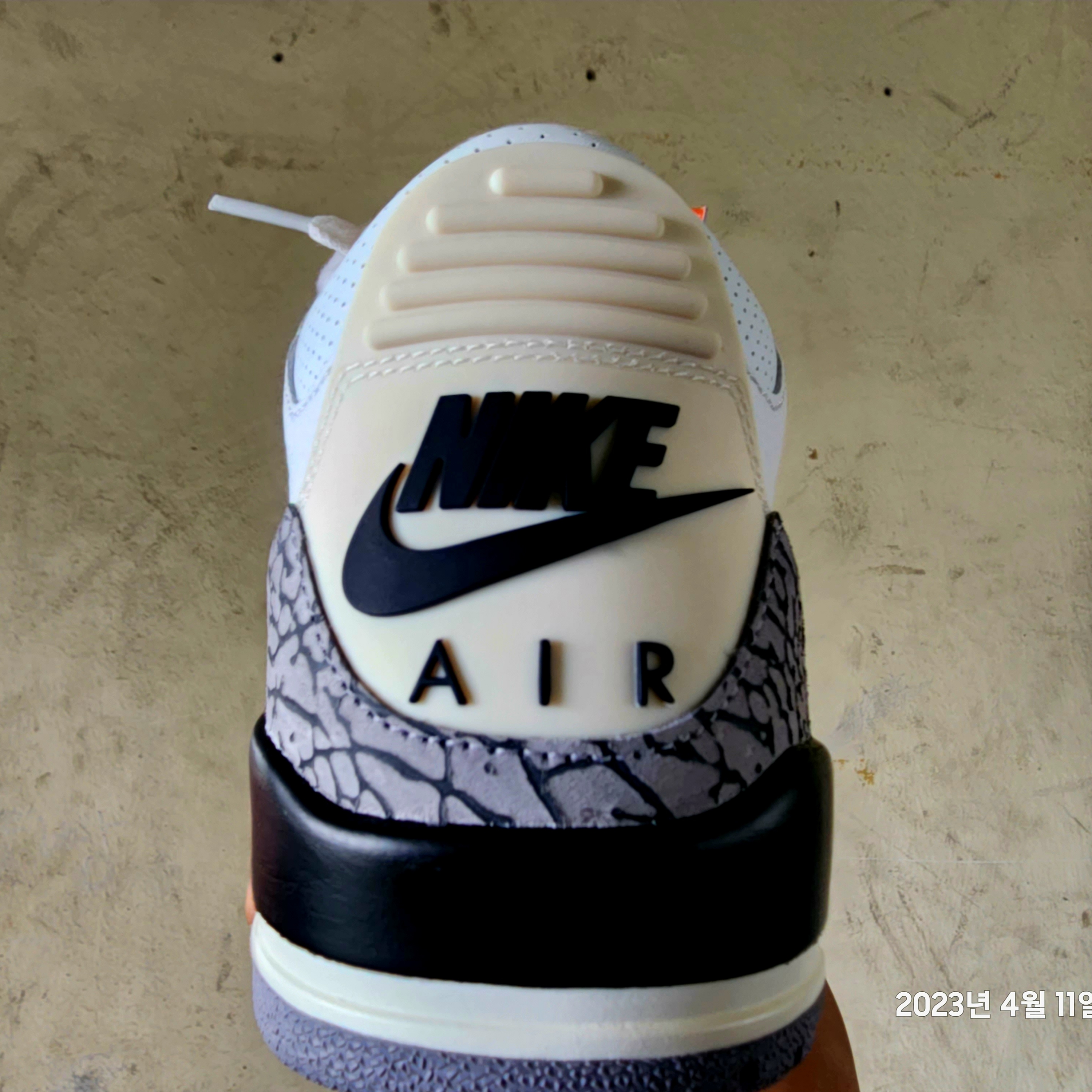 Jordan 3 Retro White Cement Reimagined 착용 스타일 - 4