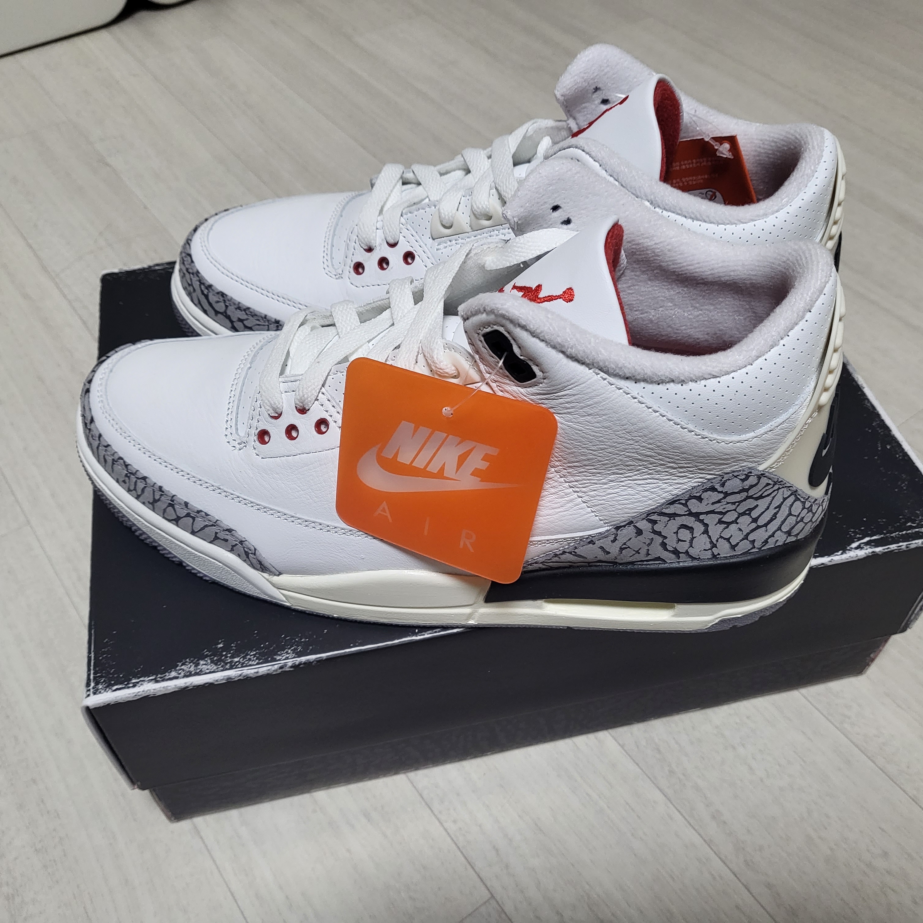 Jordan 3 Retro White Cement Reimagined 착용 스타일 - 1