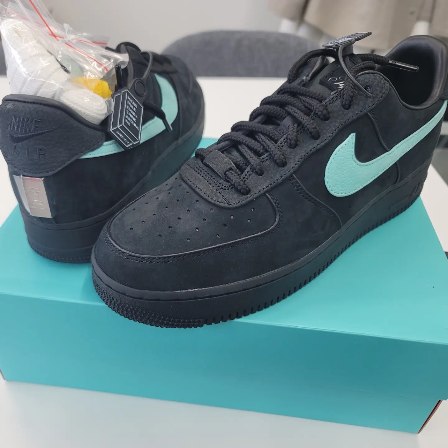 Nike x Tiffany & Co. Air Force 1 Low SP 1837 착용 스타일