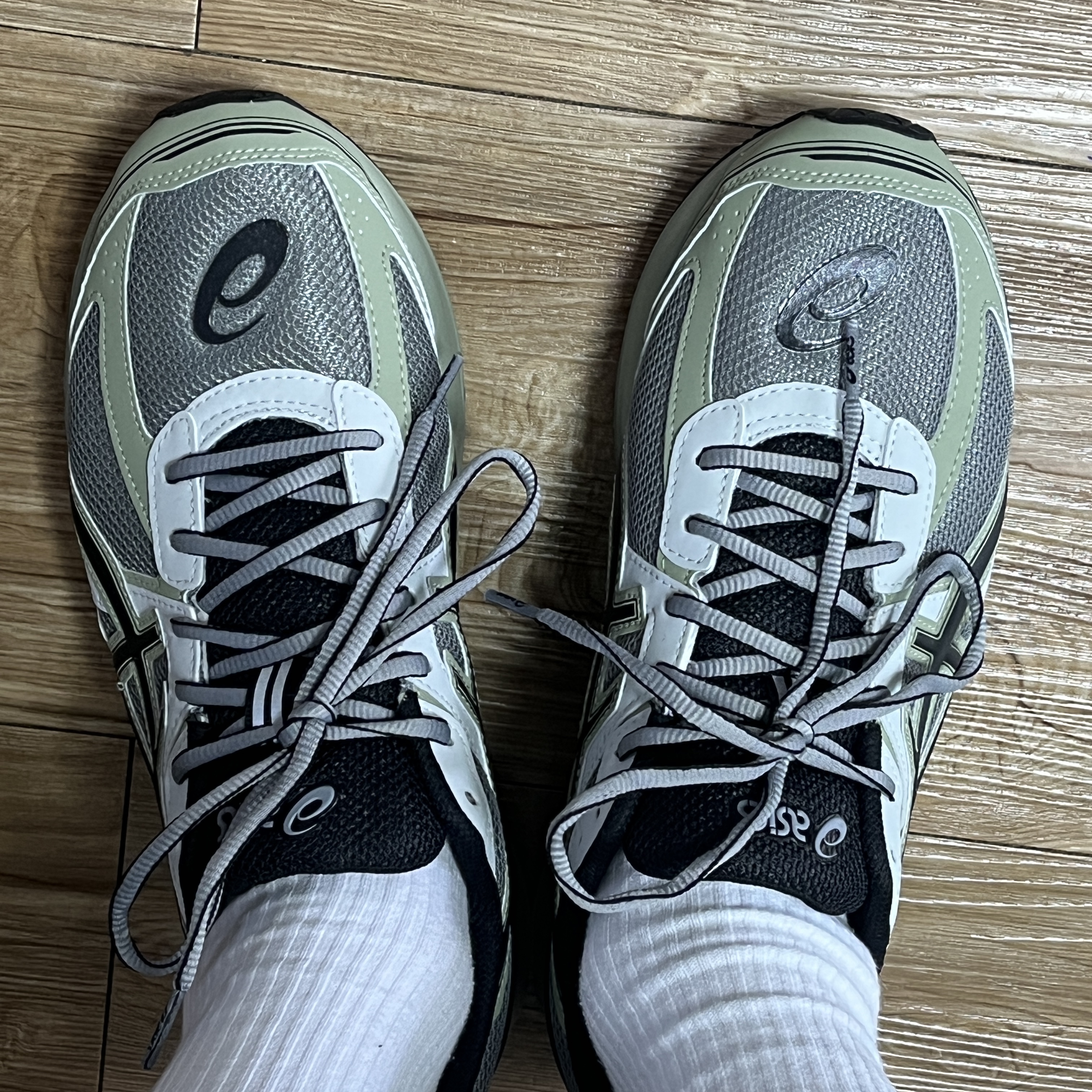 Asics Jog 100 S Sheet Rock - 2E Wide 착용 스타일