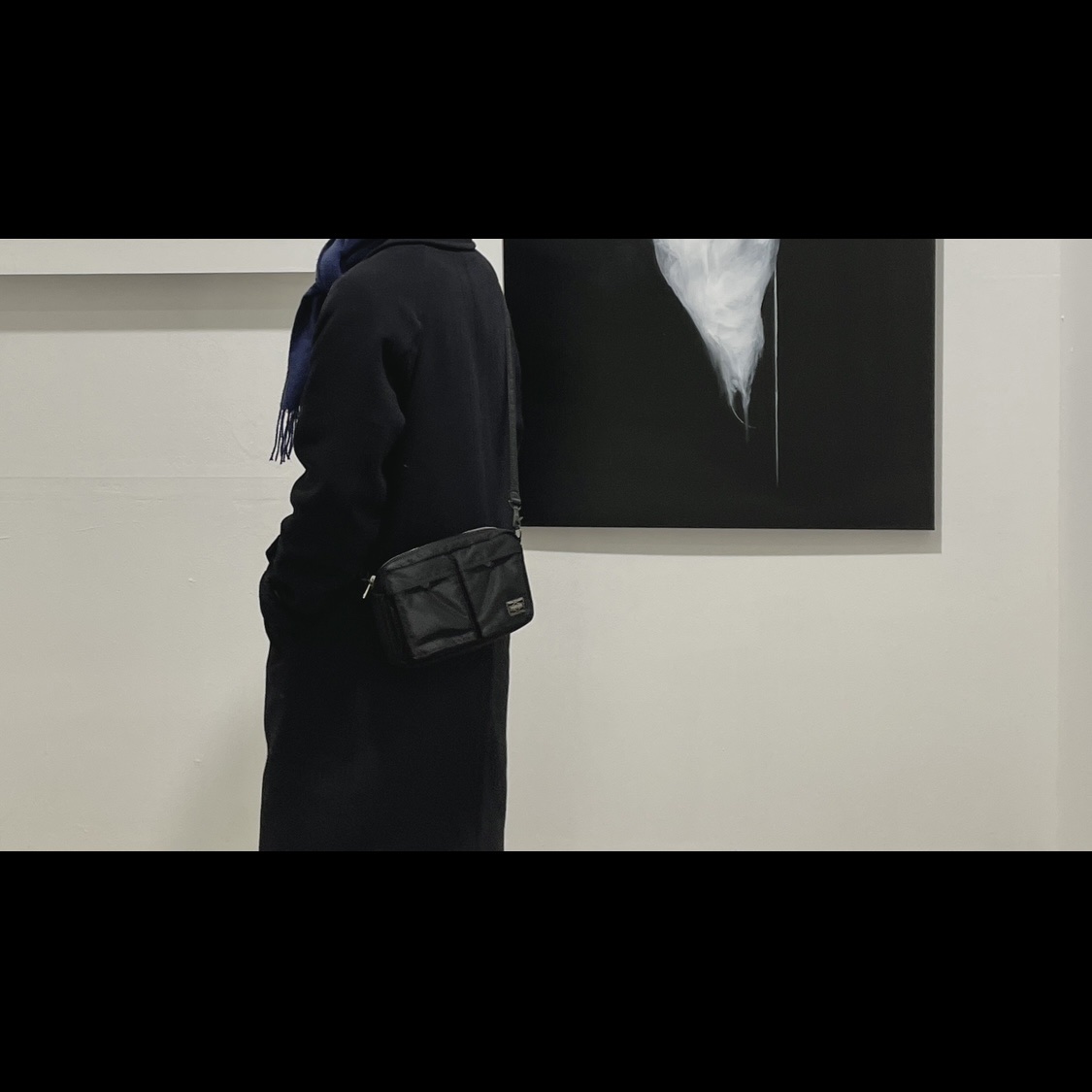 Porter Tanker Shoulder Bag Black 착용 스타일 - 2
