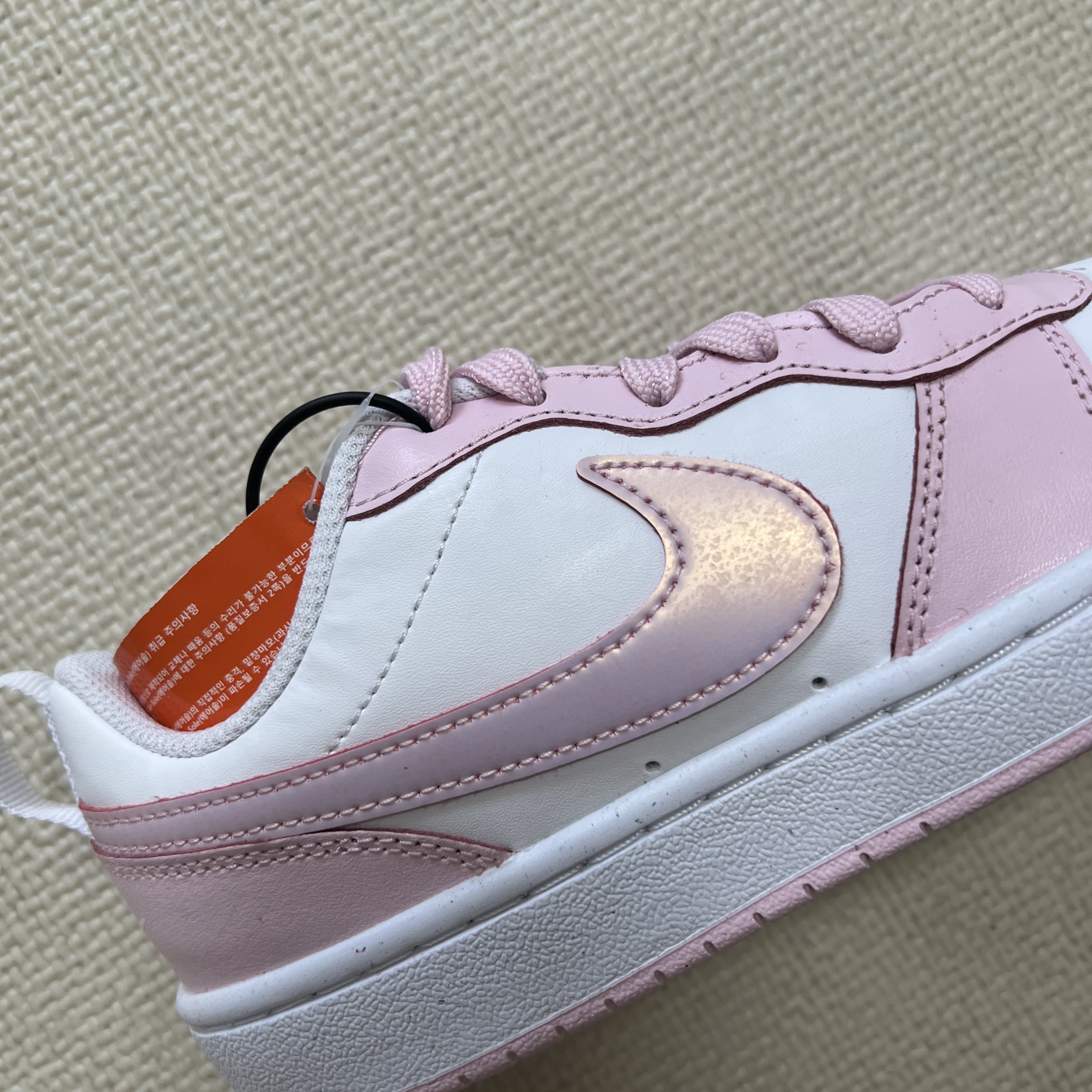 (GS) Nike Court Borough 2 SE White Pink Foam 착용 스타일 - 2