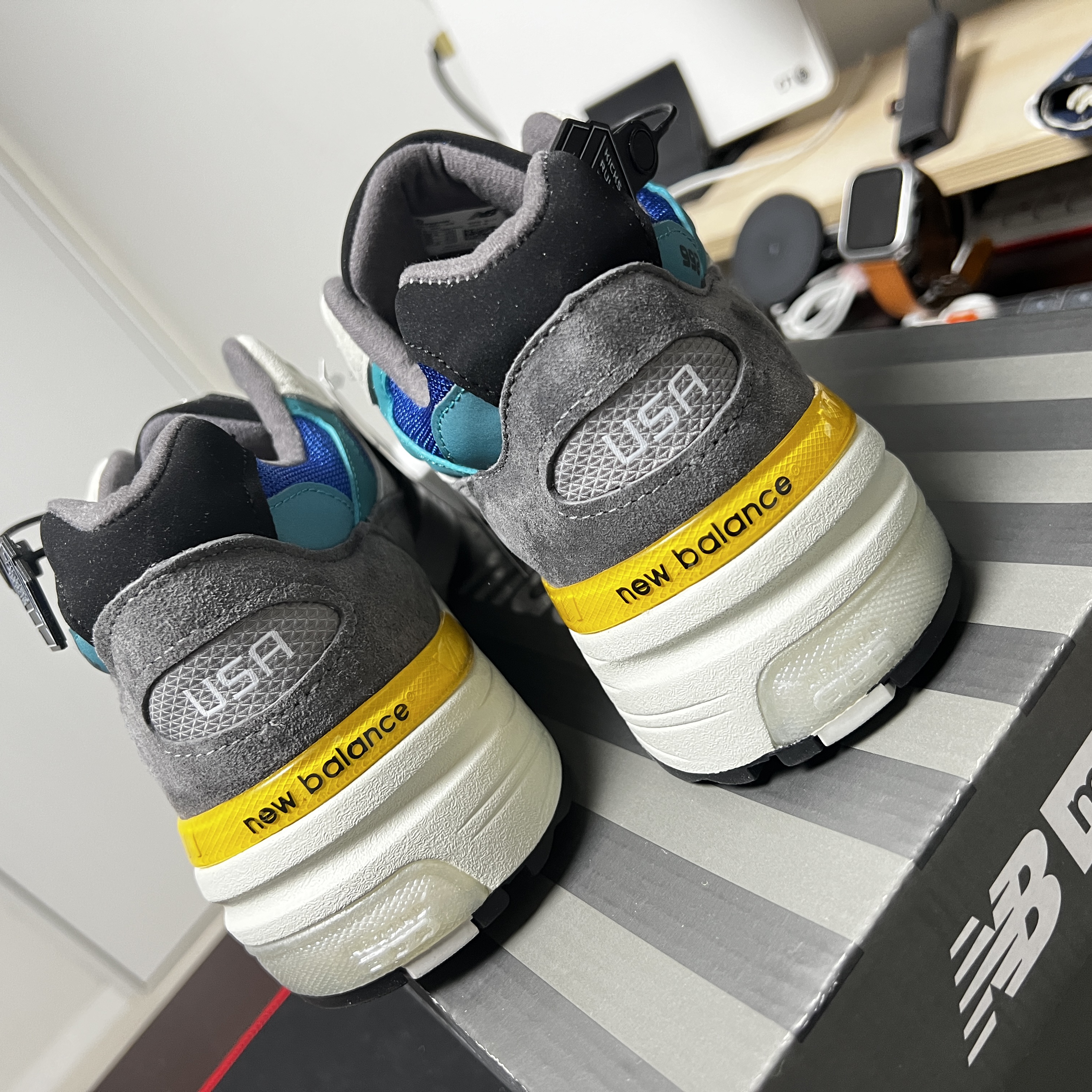 New Balance x Billy's 992 Made in USA Grey Blue Teal 착용 스타일 - 3
