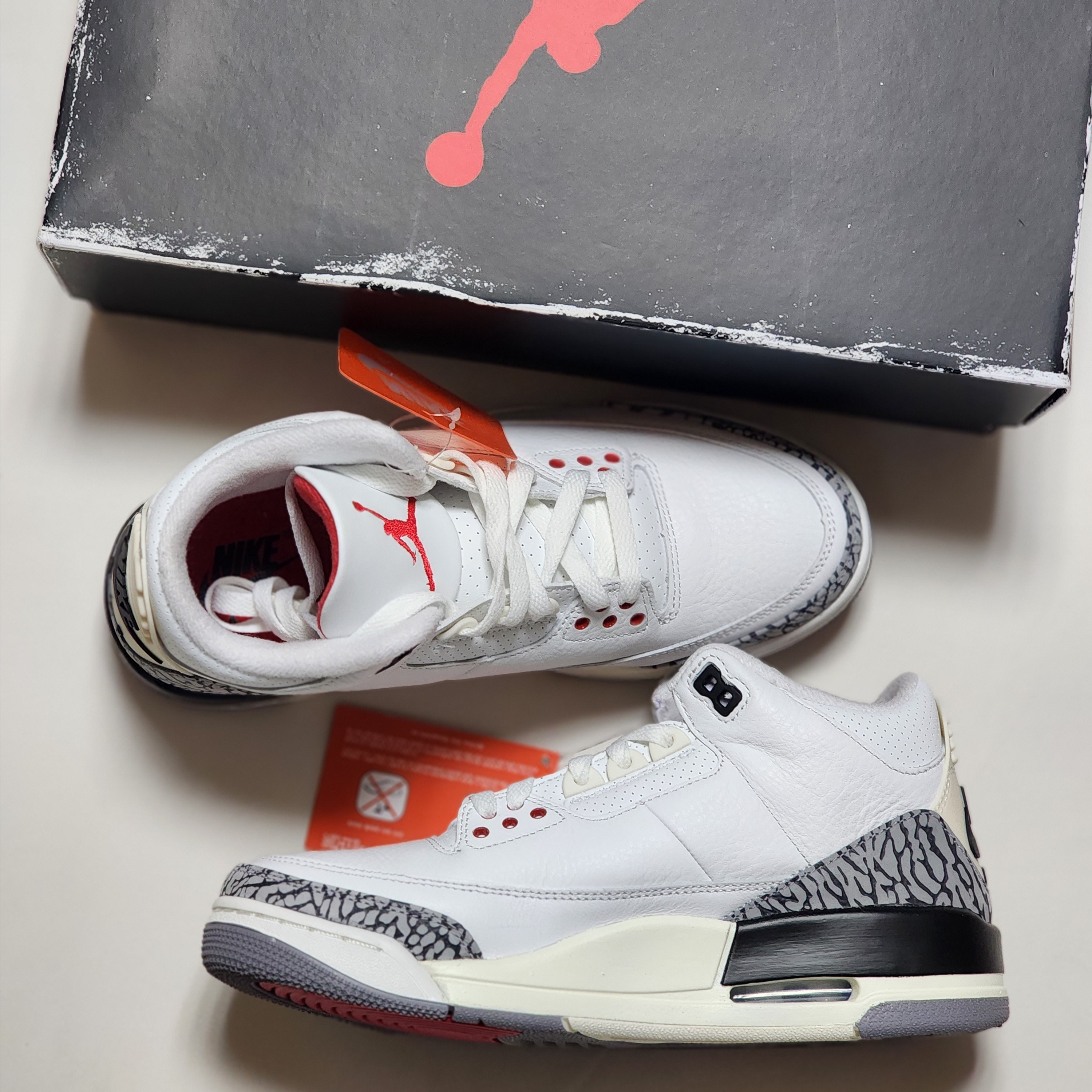 Jordan 3 Retro White Cement Reimagined 착용 스타일 - 5