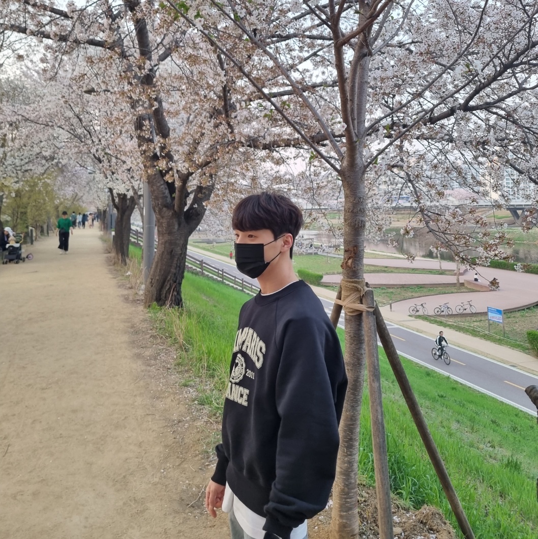 AMI Paris France Sweatshirt Black, Nike x Tiffany & Co. Air Force 1 Low SP 1837 착용 스타일 - 4