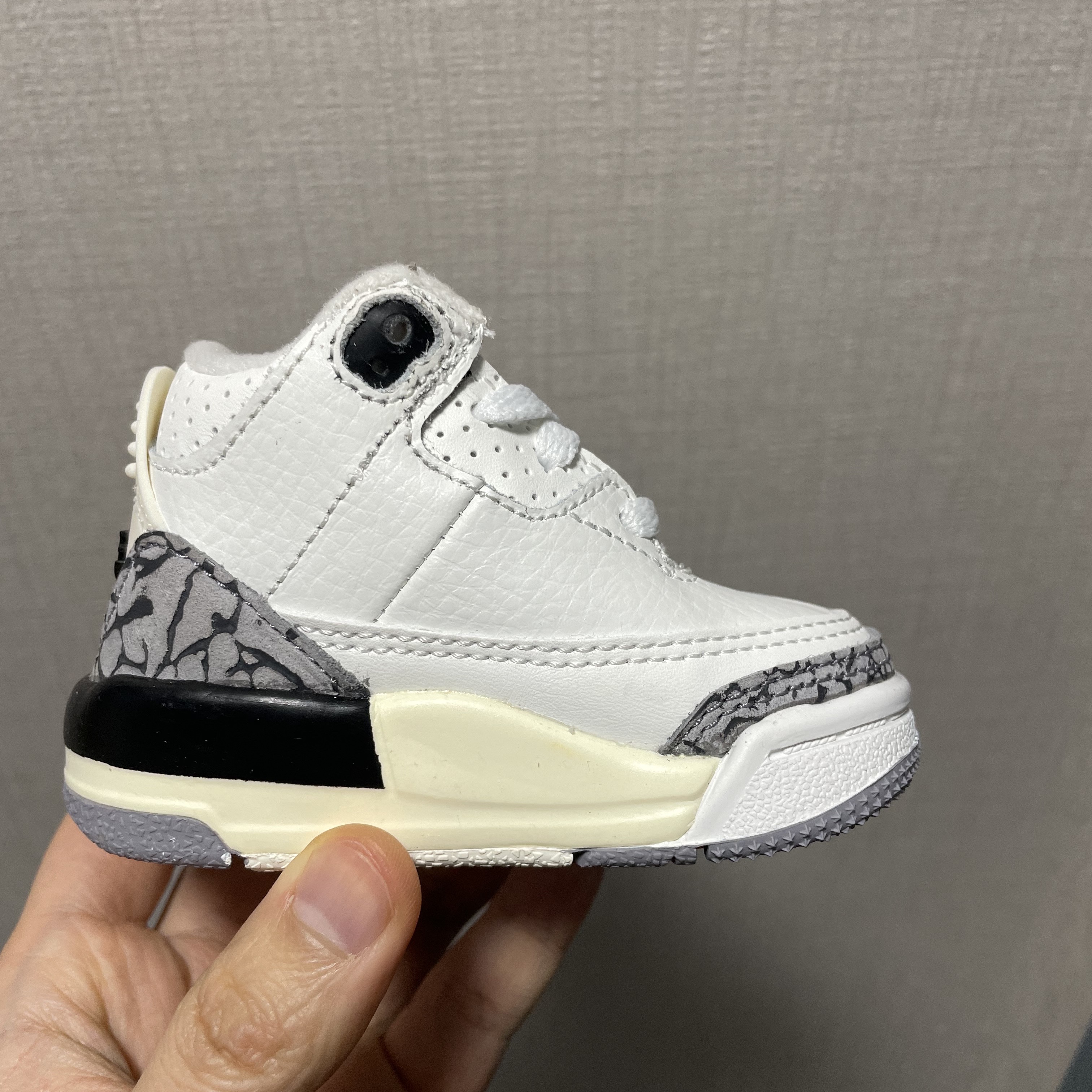 (TD) Jordan 3 Retro White Cement Reimagined 착용 스타일 - 1