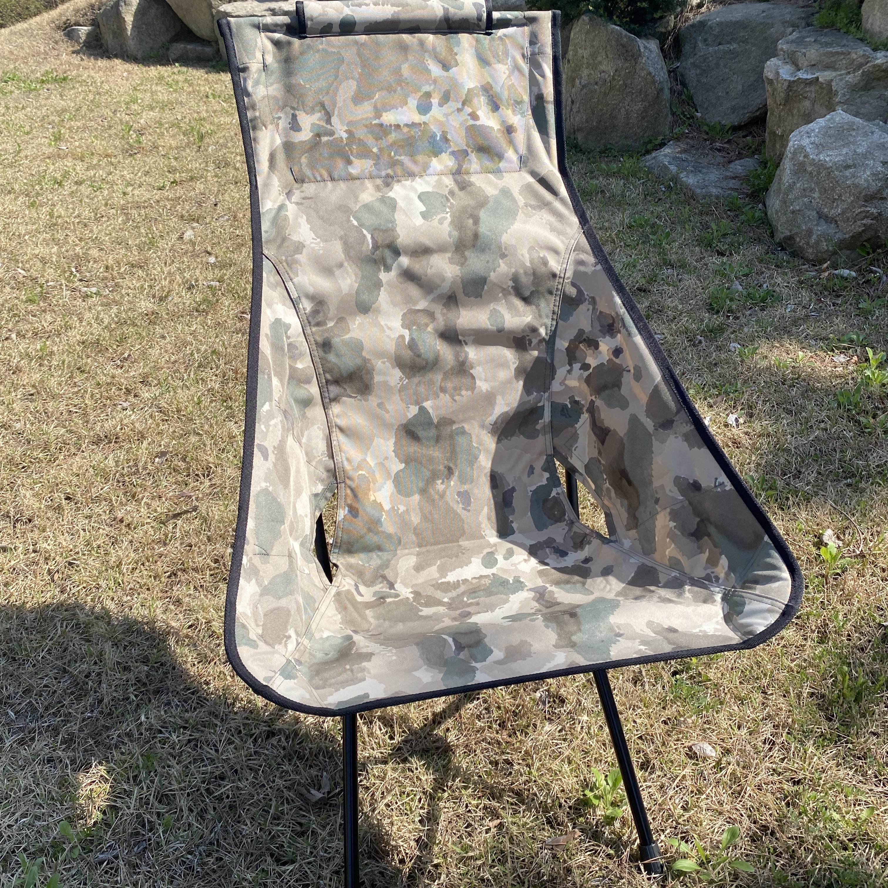 Helinox x Carhartt WIP Tactical Sunset Chair Camo Tide 착용 스타일 - 1