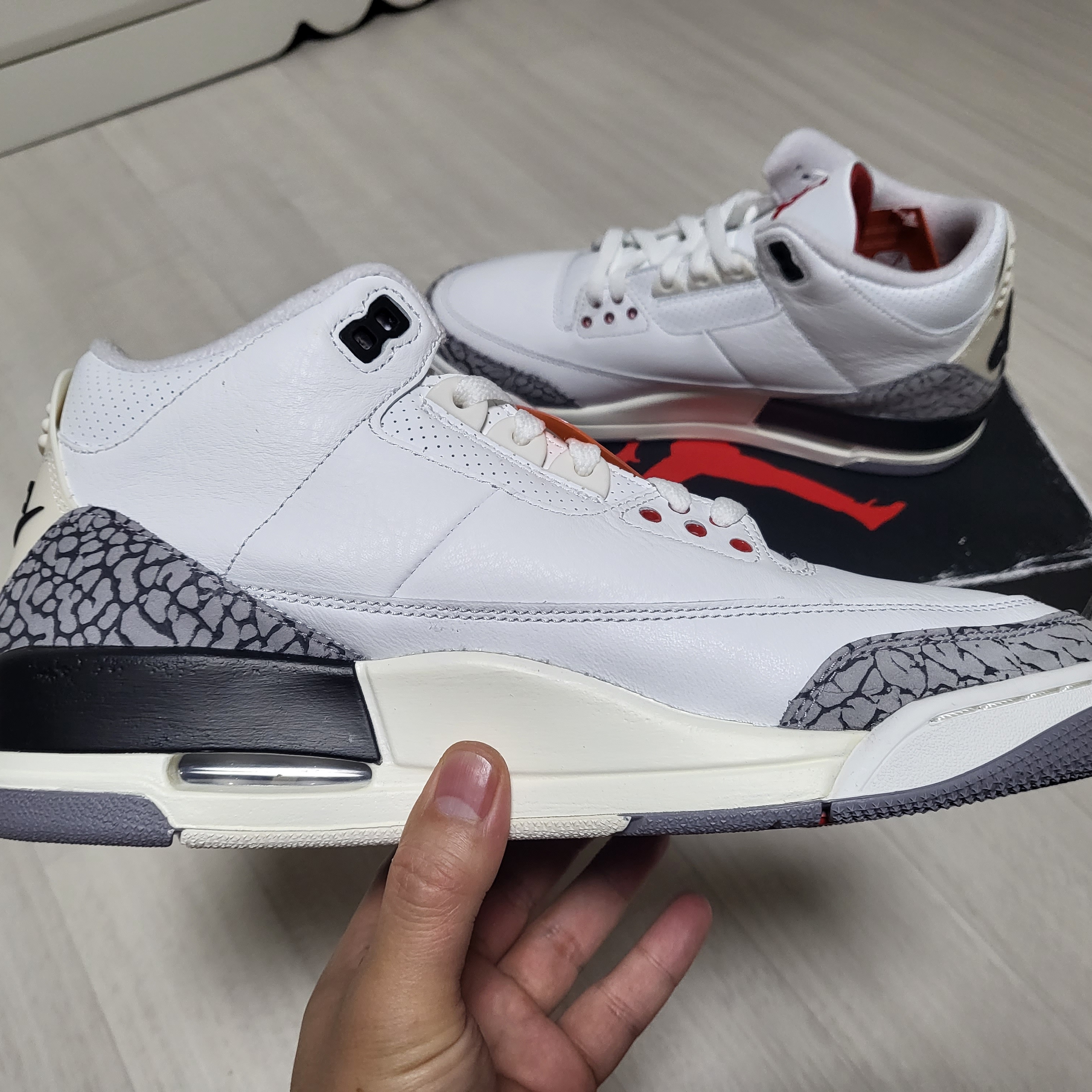 Jordan 3 Retro White Cement Reimagined 착용 스타일 - 4