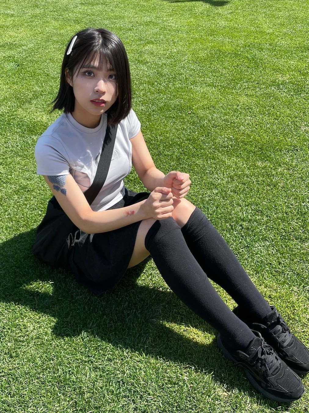 Art Of Field Section Short Sleeved T-Shirt Light Gray 착용 스타일 - 2