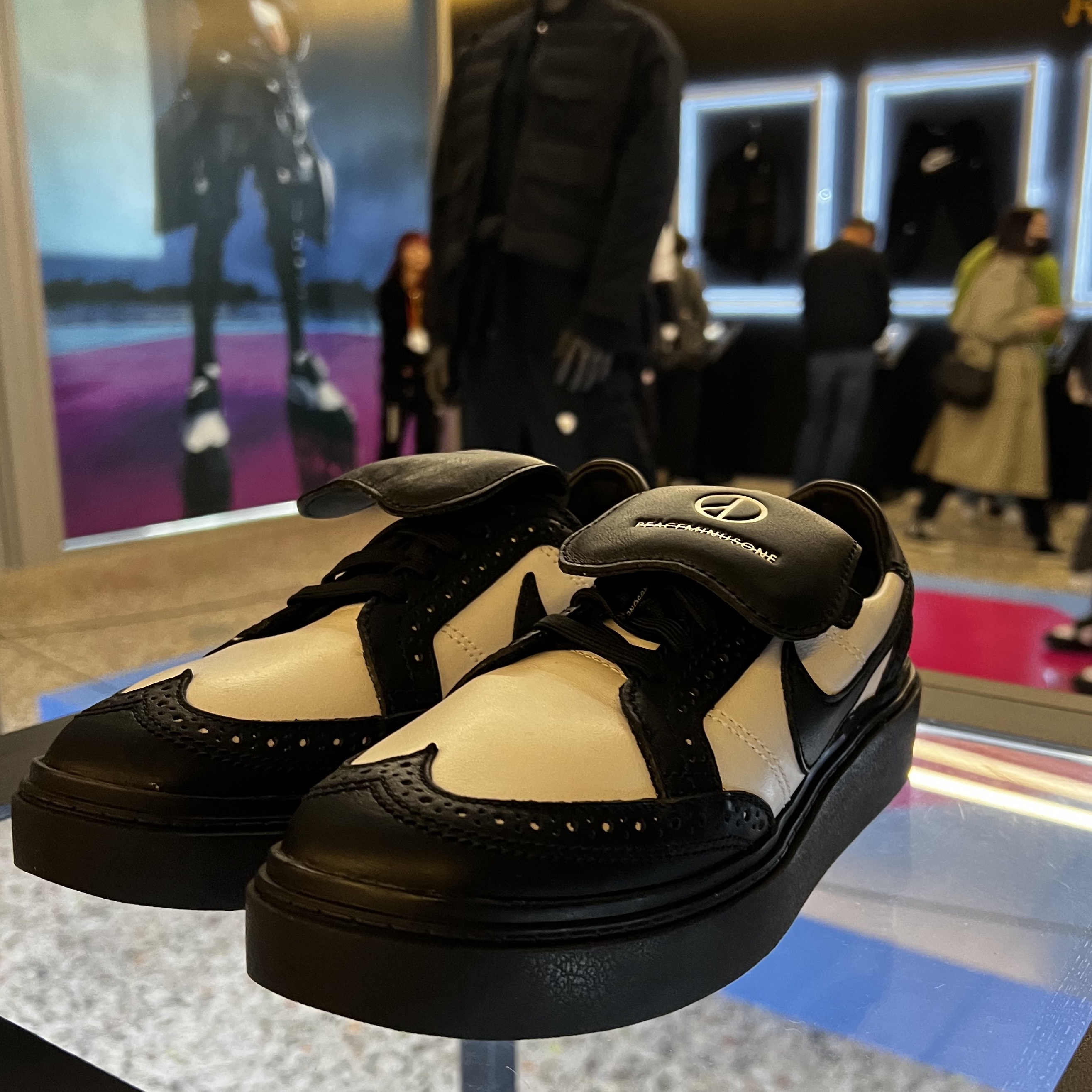 Nike x Peaceminusone Kwondo1 Black and White 착용 스타일 - 1