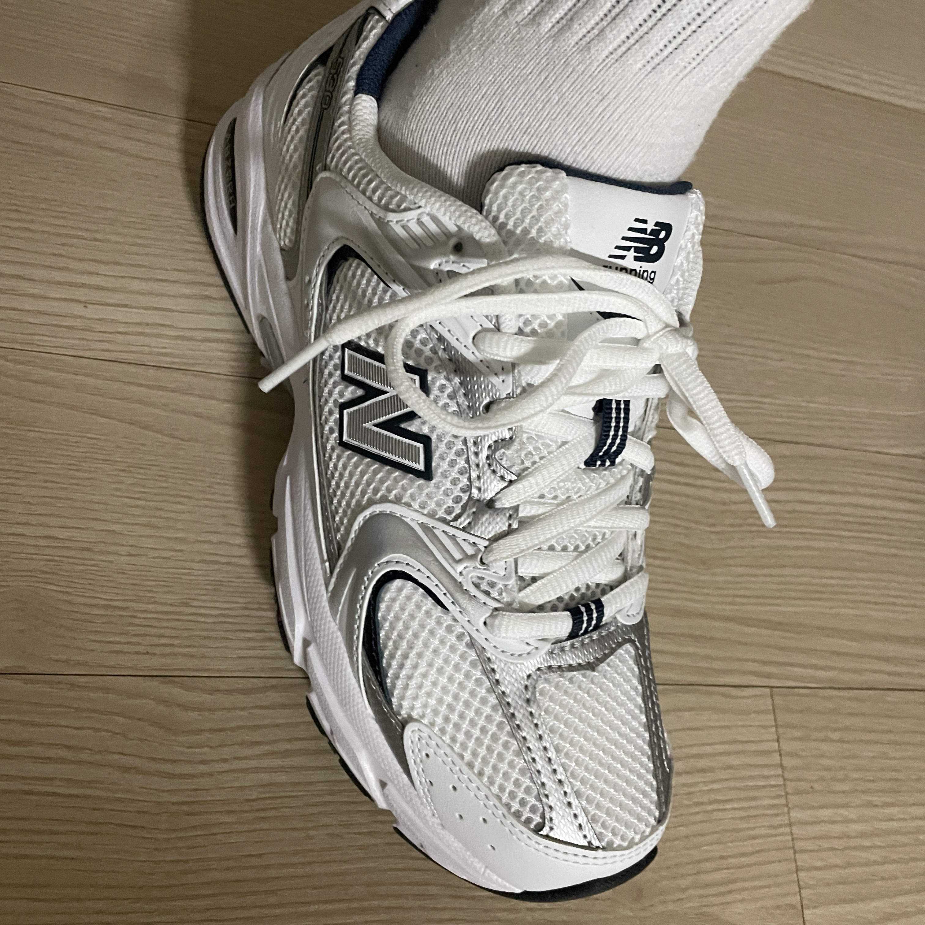 New Balance 530 White 착용 스타일
