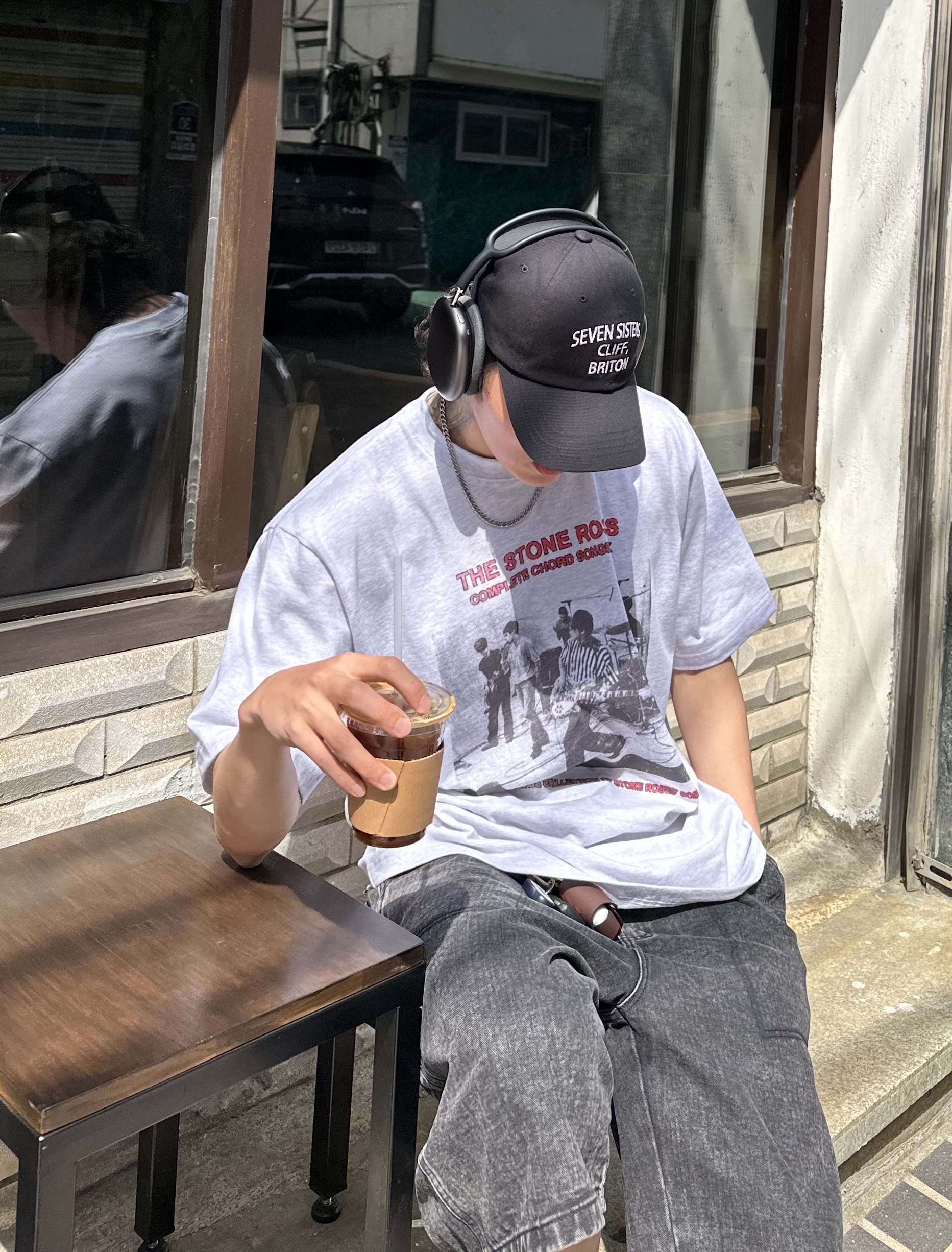 Nike x Supreme Air Force 1 Low Flax, Apple AirPods Max Lightning Space Gray (Korean Ver.) 착용 스타일 - 3