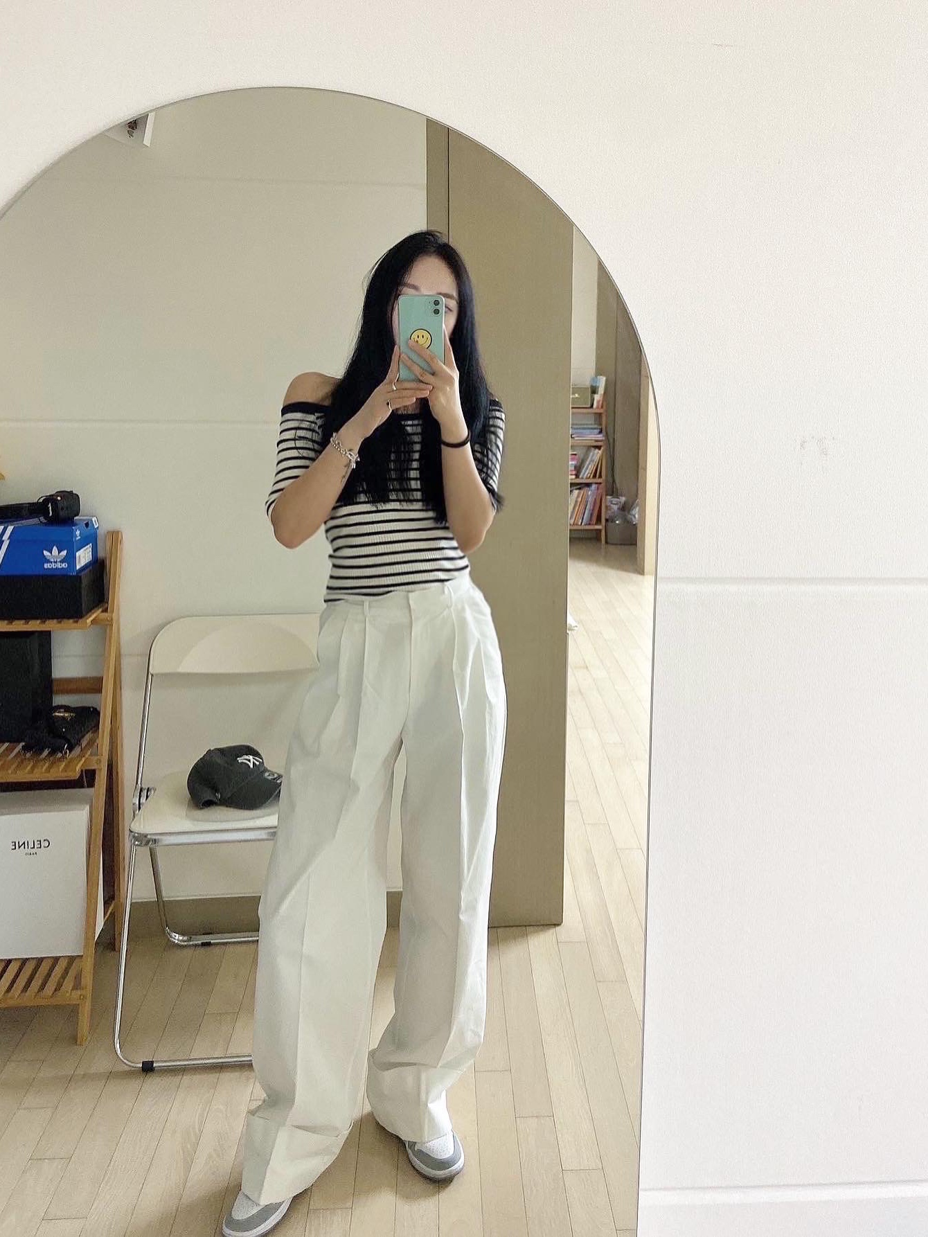 (W) Jordan 1 Low White Wolf Grey 착용 스타일 - 1