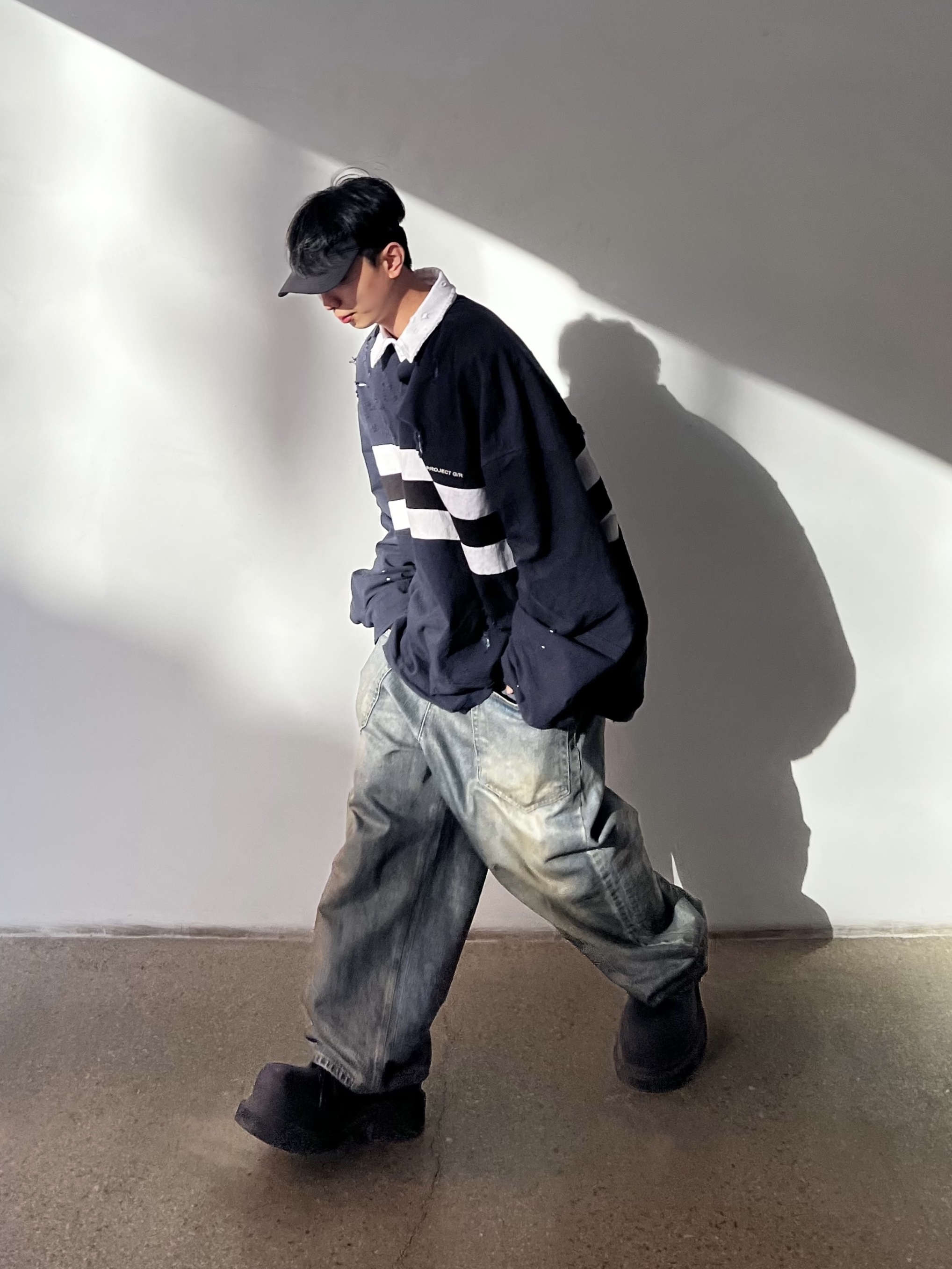Project G/R Bullied Polo Shirts Navy, Project G/R Coated Backward Denim Pants Blue 착용 스타일 - 1