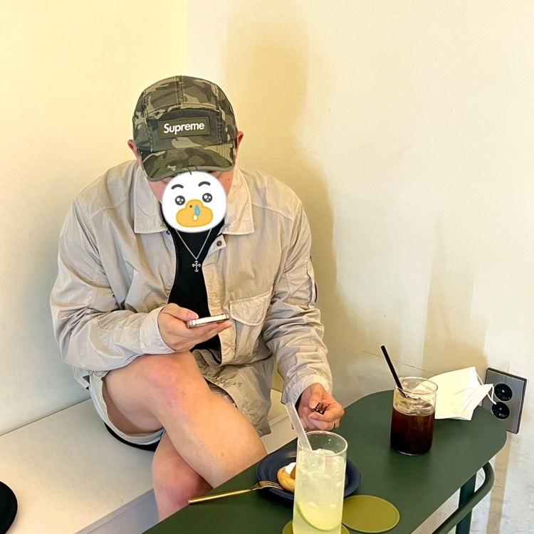 Supreme Military Camp Cap Olive Camo - 23SS, C.P. Company Chrome-R Overshirt Flint Grey - 23SS 착용 스타일