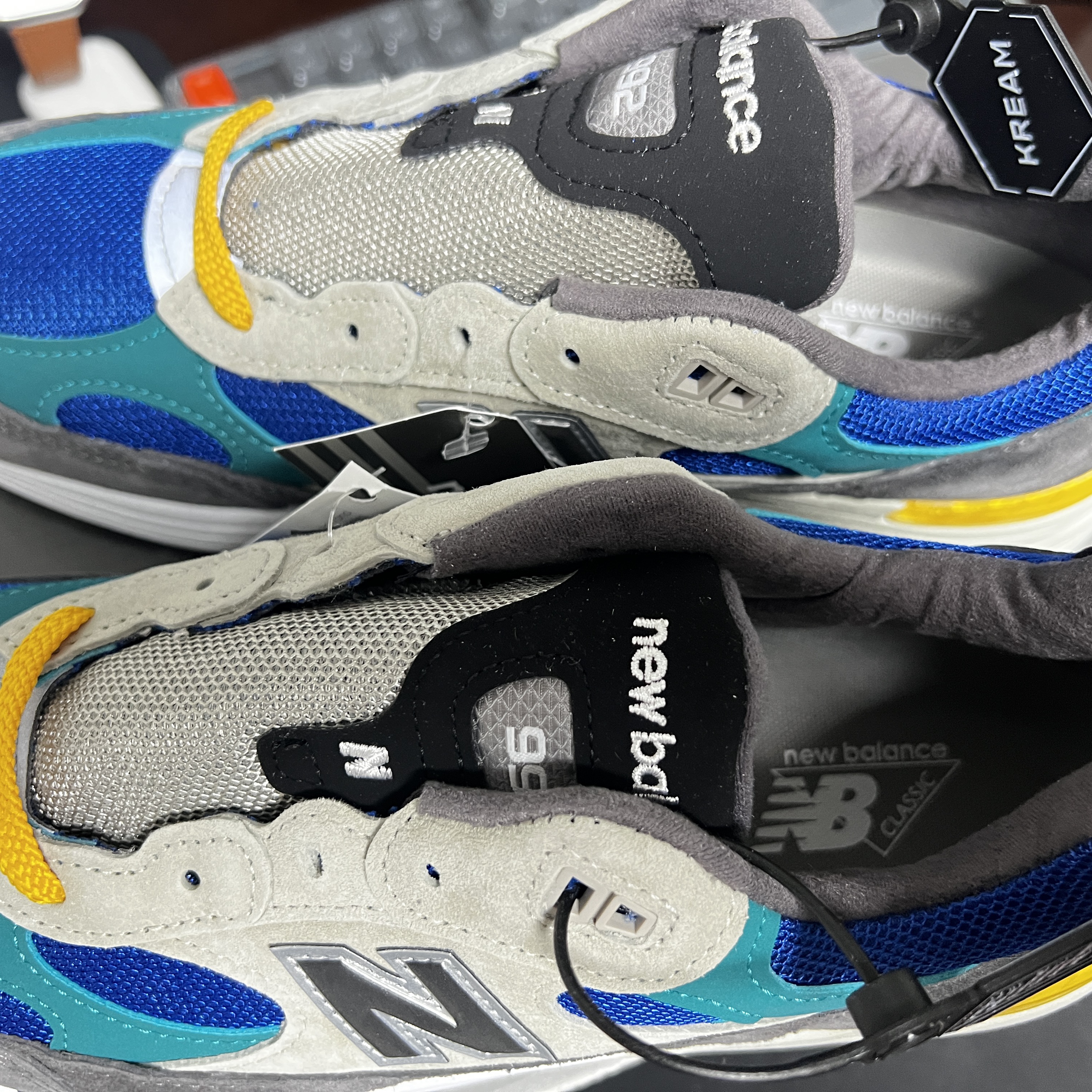 New Balance x Billy's 992 Made in USA Grey Blue Teal 착용 스타일 - 1